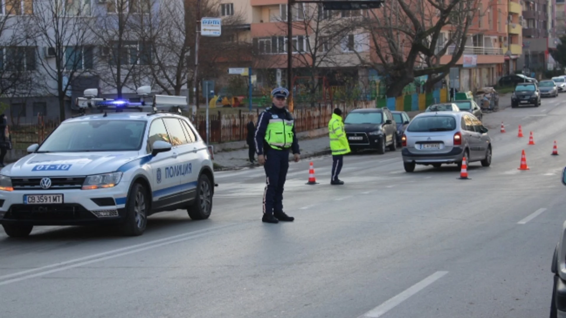 Шофьорка блъсна 15-годишно момиче и избяга