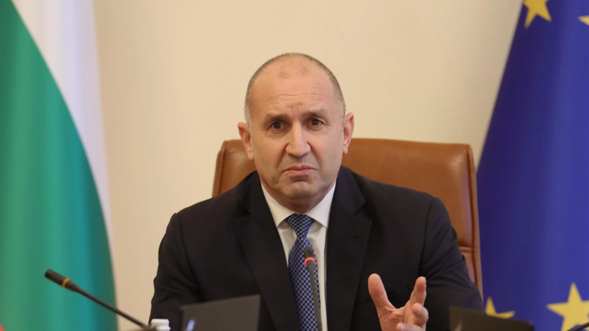 "Съхранихме го от користно посегателство": Радев за безценния емигрантски архив в Гоце Делчев (ВИДЕО)