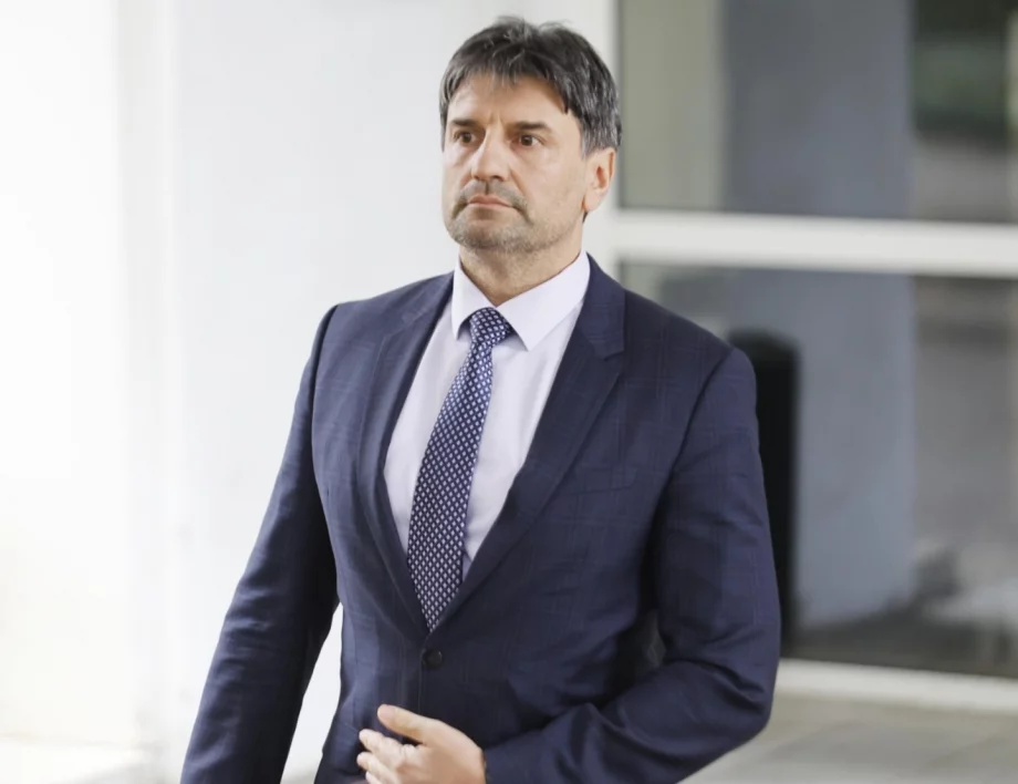 Езикът на властта върви преди мисълта
