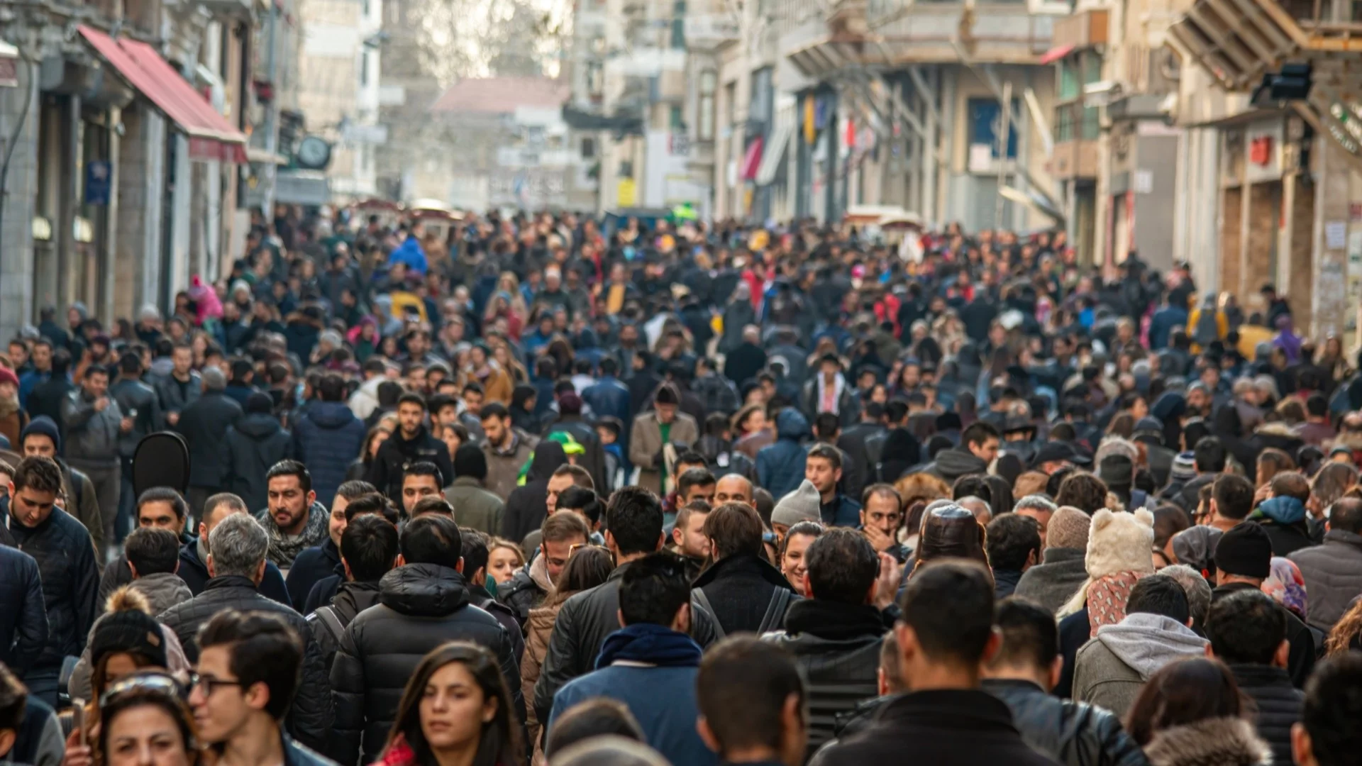 "Населението на Земята трябва да е 4 млрд. души": Учени шокираха с изследване