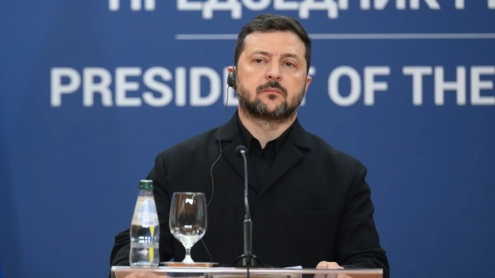 "Занимаваме се с хартийки, но срещу нас не летят хартиени ракети": Зеленски избухна за лиценза за "Пейтриът"