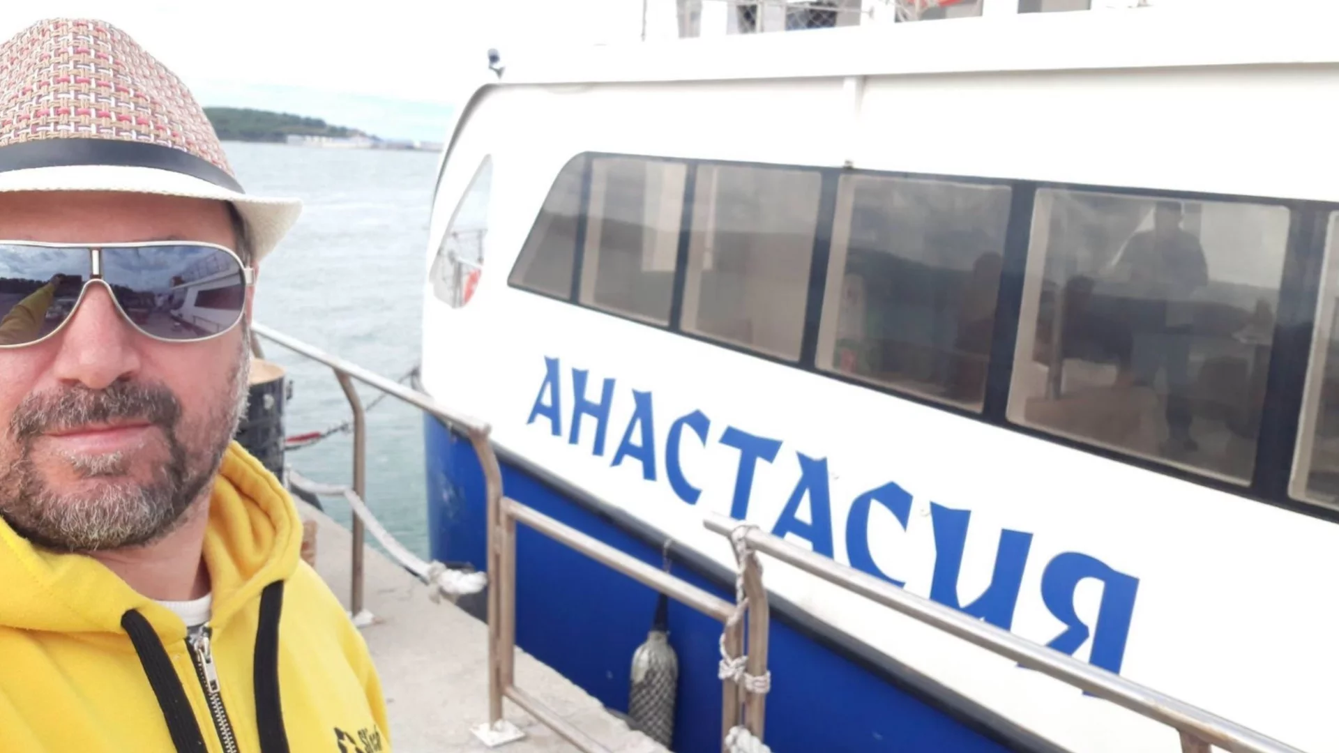 Стефан Вълдобрев стартира новата си акустична поредица от остров Света Анастасия (ВИДЕО)