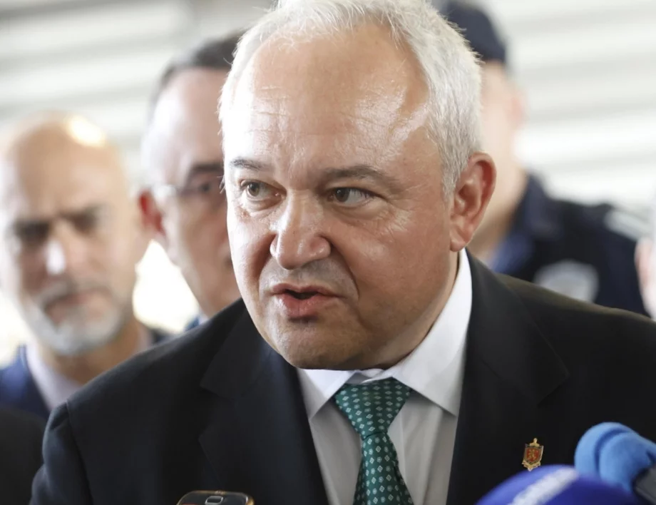 "На място са всички сили на държавата": МВР отрече външна намеса във взрива в "ЕМКО"