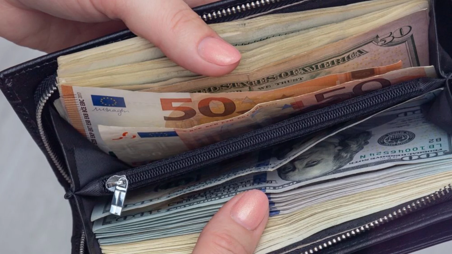 Българките са едни от най-заетите в ЕС: Мъжете обаче са по-добре заплатени