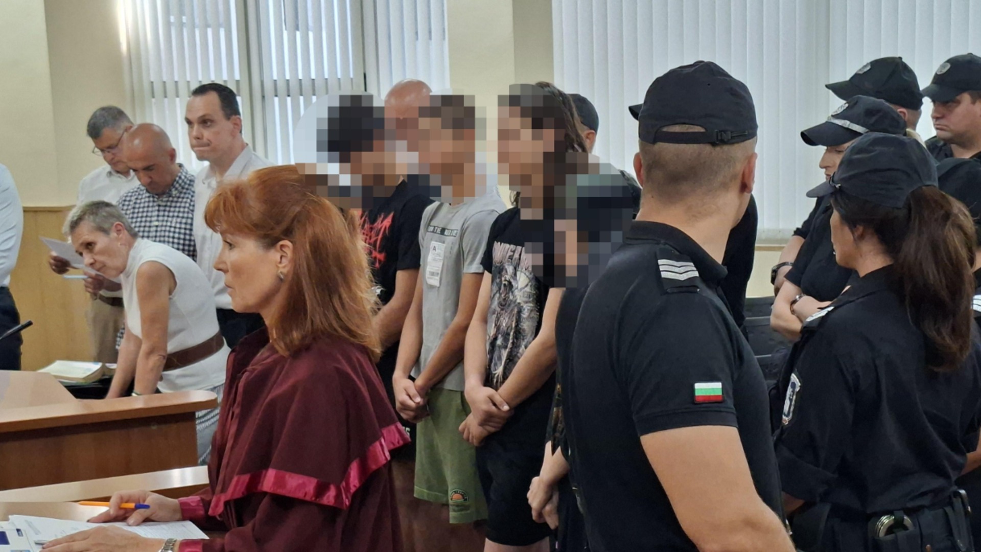Чия е най-вече вината за убийството на Младежкия хълм в Пловдив? Анкетата на Actualno