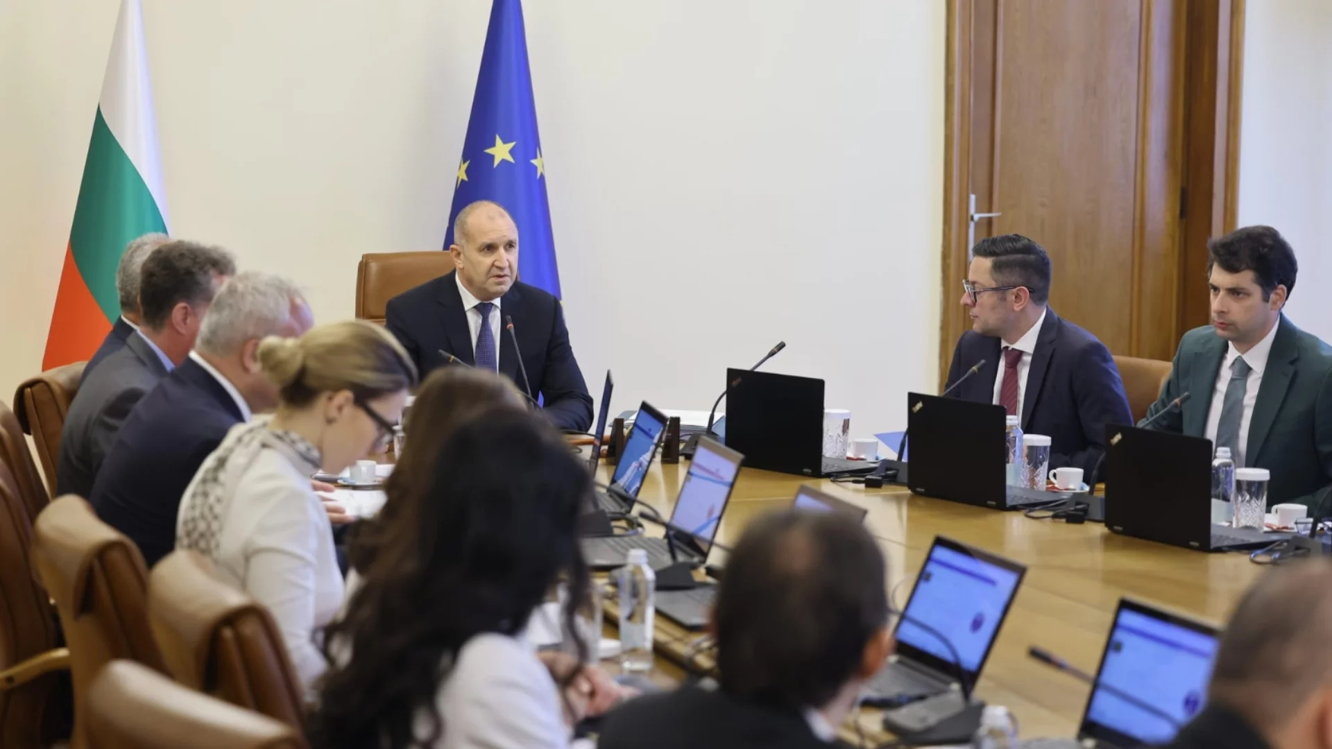Управленската програма на Румен Радев: Обещание каква е и какво ще има