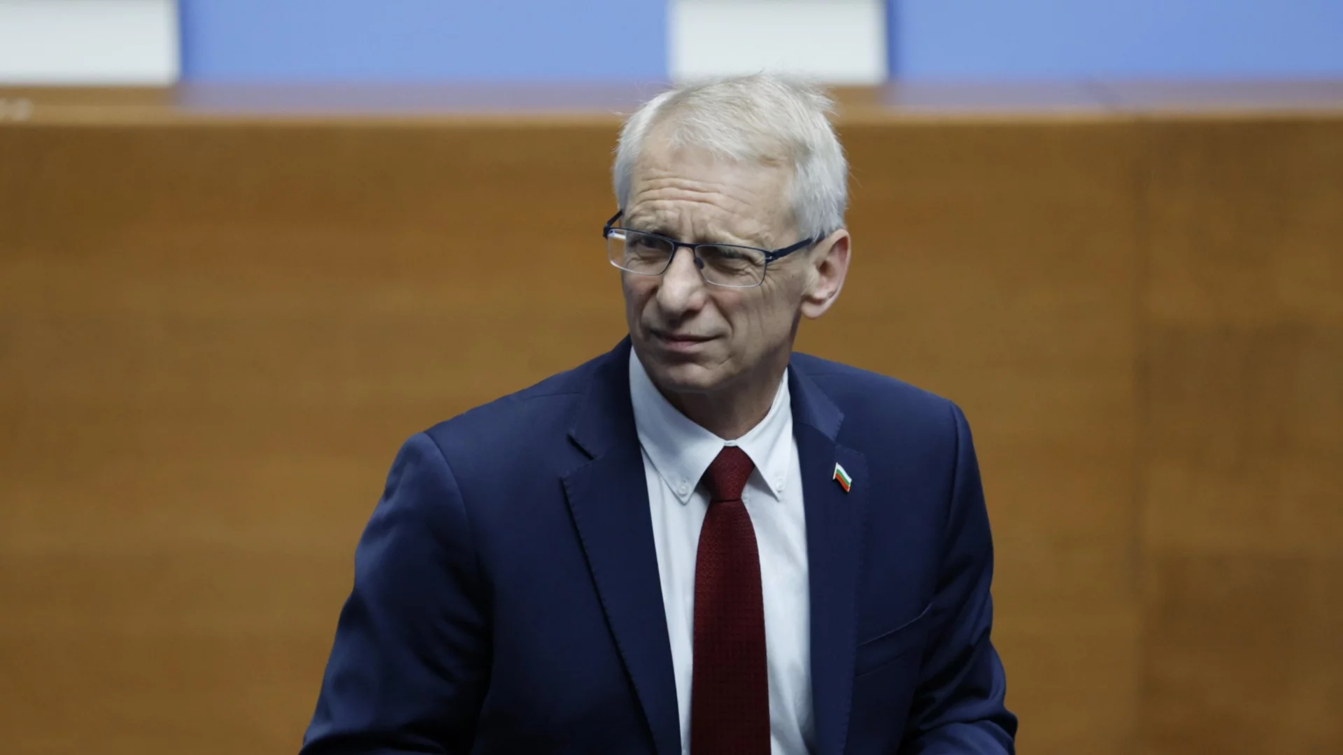 "Изказването на Радев е неадекватно": Денков пита защо паметникът на Альоша не е предпазил от трагедията в Пловдив (ВИДЕО)