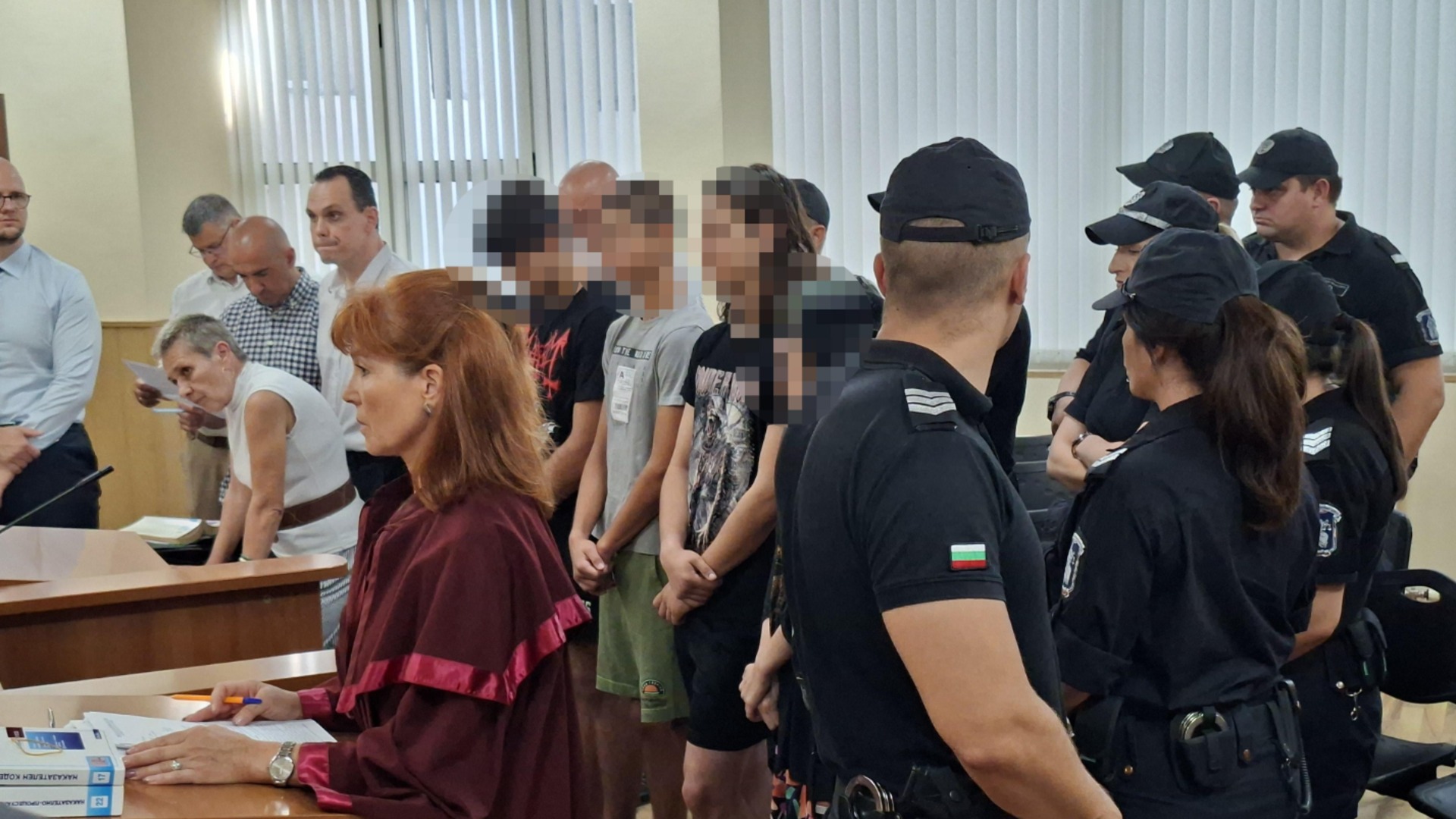 Чия е най-вече вината за убийството на Младежкия хълм в Пловдив? Анкетата на Actualno