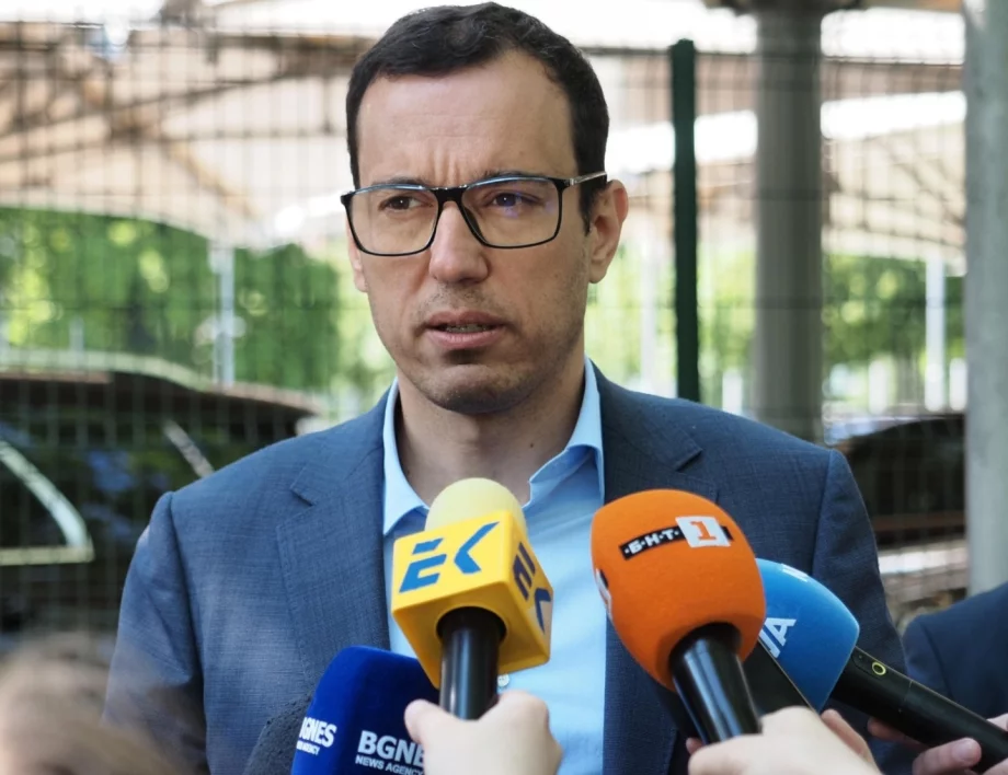 "Предимството на Бургас пред София е, че има кмет": От боклука до разпадащите се тротоари - първи атаки към столицата след загубата на "Евровизия"