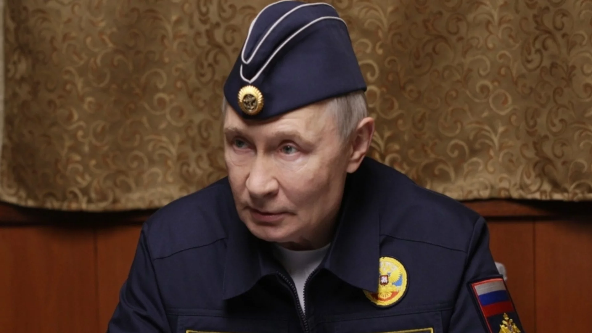 Путин като адмирал на Курилските острови - възможно най-далеч от украинските дронове. Япония с остър протест