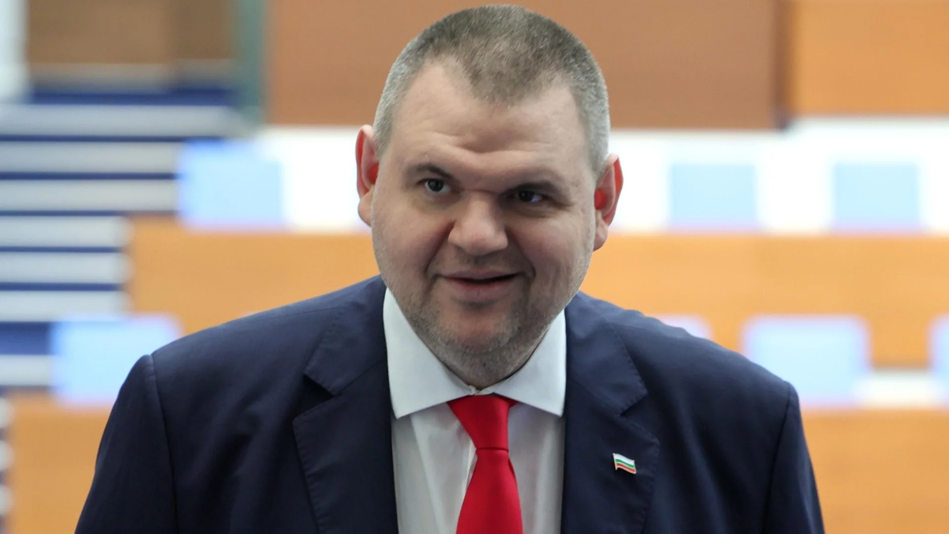 Кръшкали от НС: Пеевски с най-много неизвинени отсъствия, Радев с четирима нередовни депутати