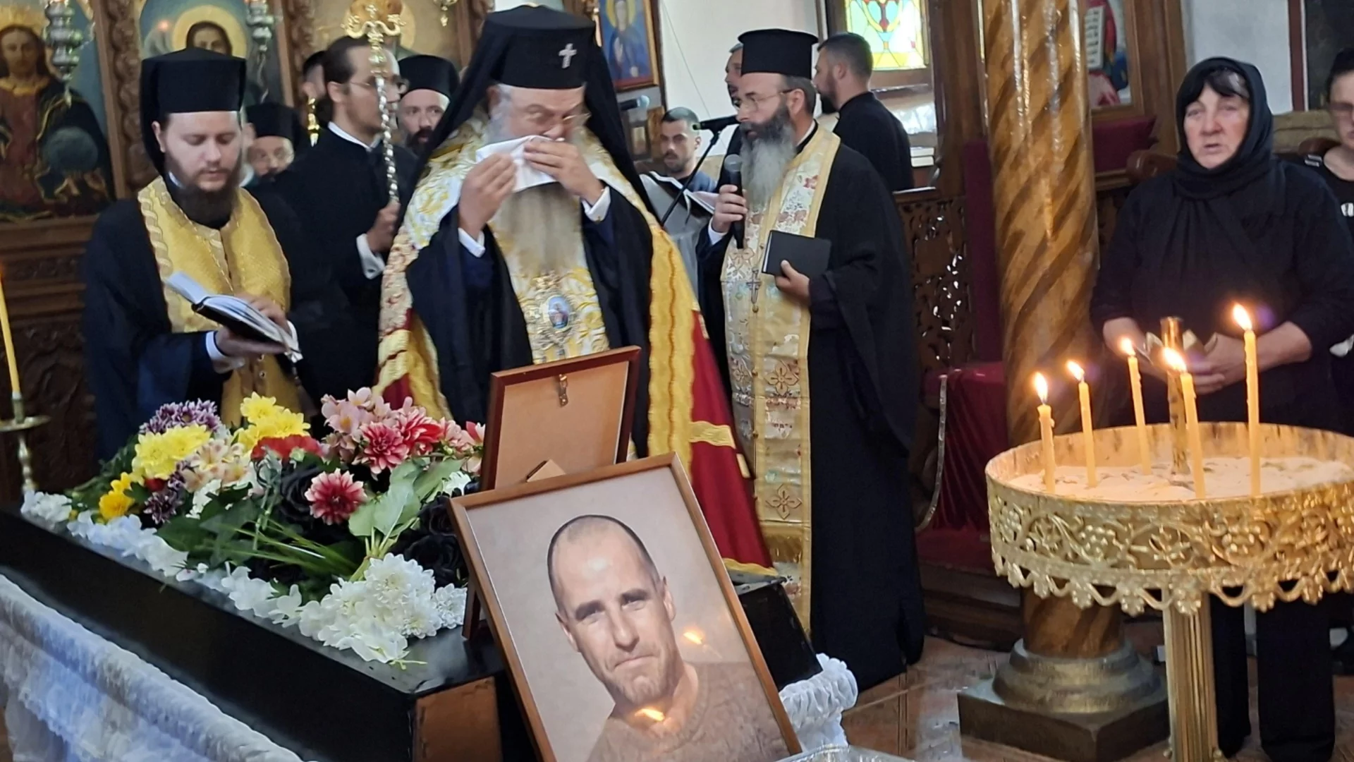 “Сбогом“, вместо “Честит рожден ден“: Погребаха Георги Кузев в деня, когато трябваше да стане на 38 години (ВИДЕО)