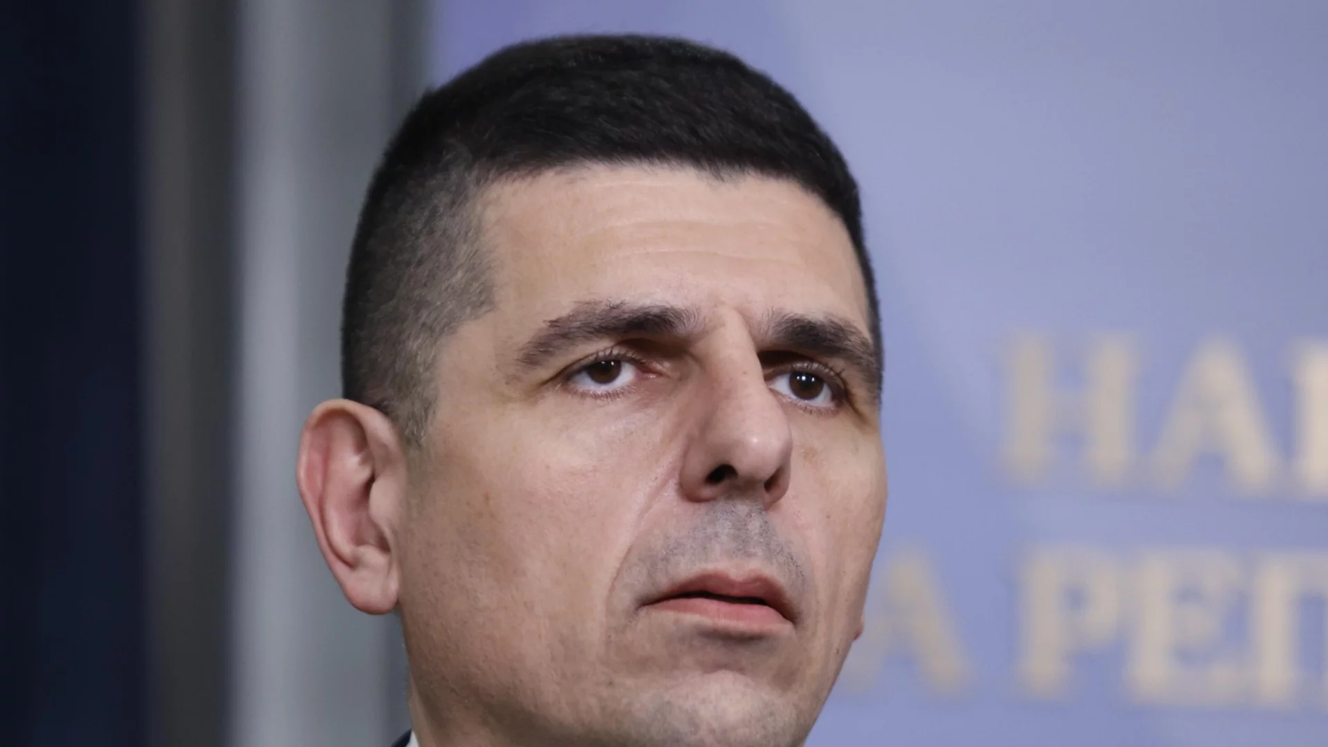 "Коя олигархия точно е победена?": Мирчев говори за прегрупиране около Радев