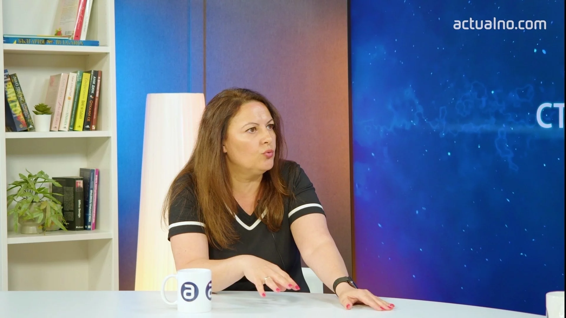 Когато домът онемее, омразата в мрежите радикализира младия човек: Анализ на Елена Дариева (ВИДЕО)