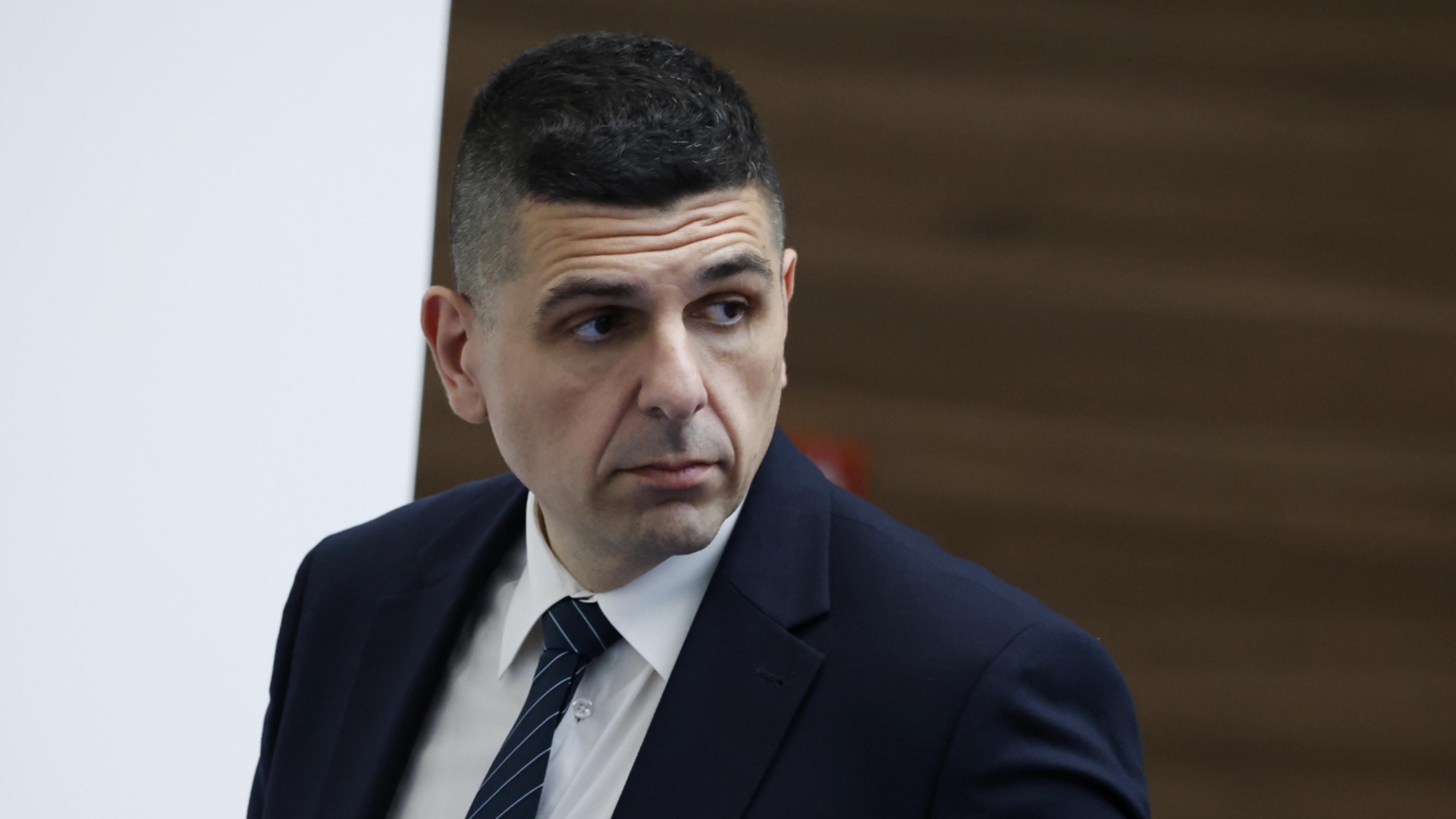 Хората на Радев разбират деолигархизацията не като разграждане на модела, а като смяна на табелките върху него