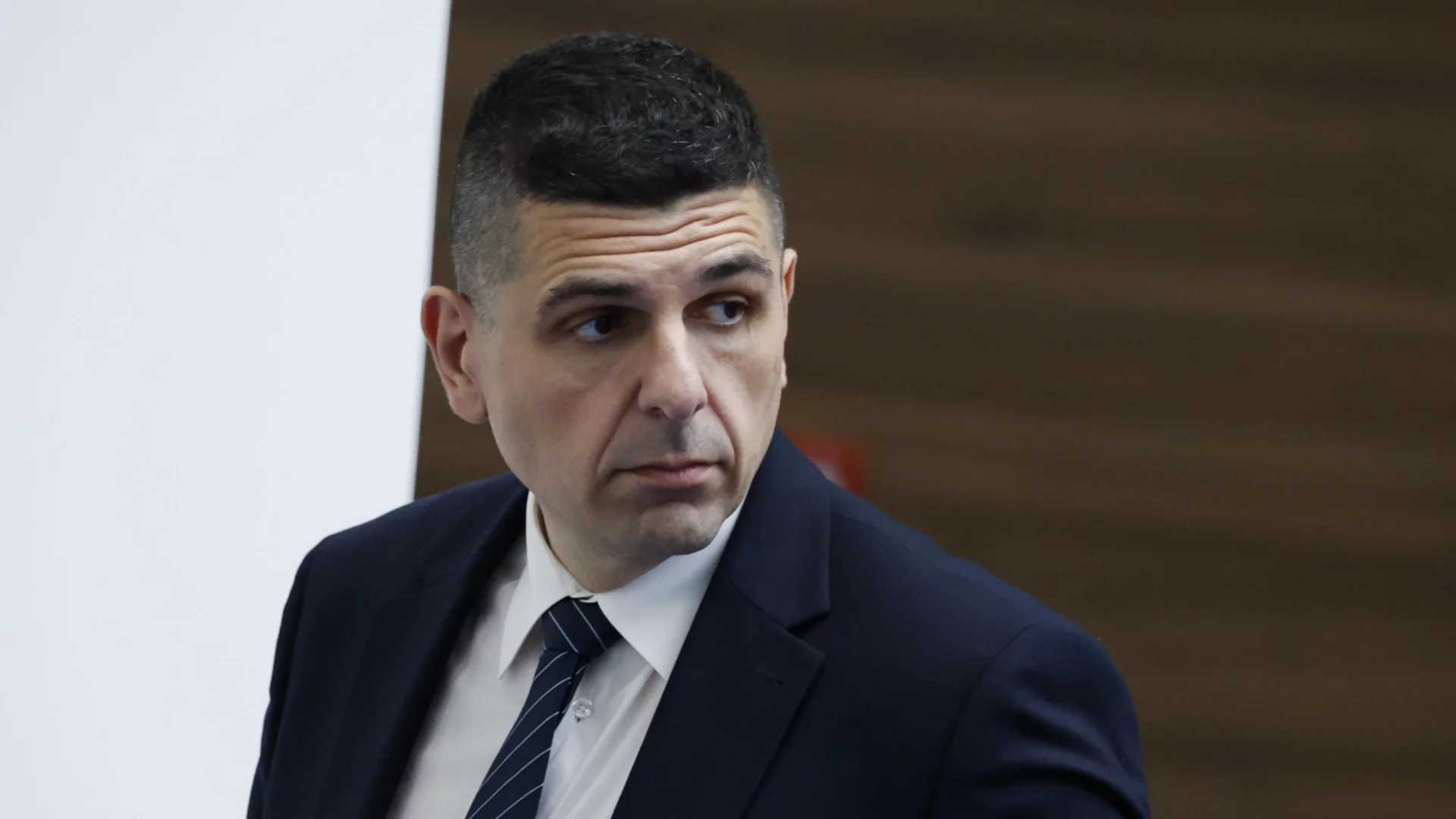 Хората на Радев разбират деолигархизацията не като разграждане на модела, а като смяна на табелките върху него