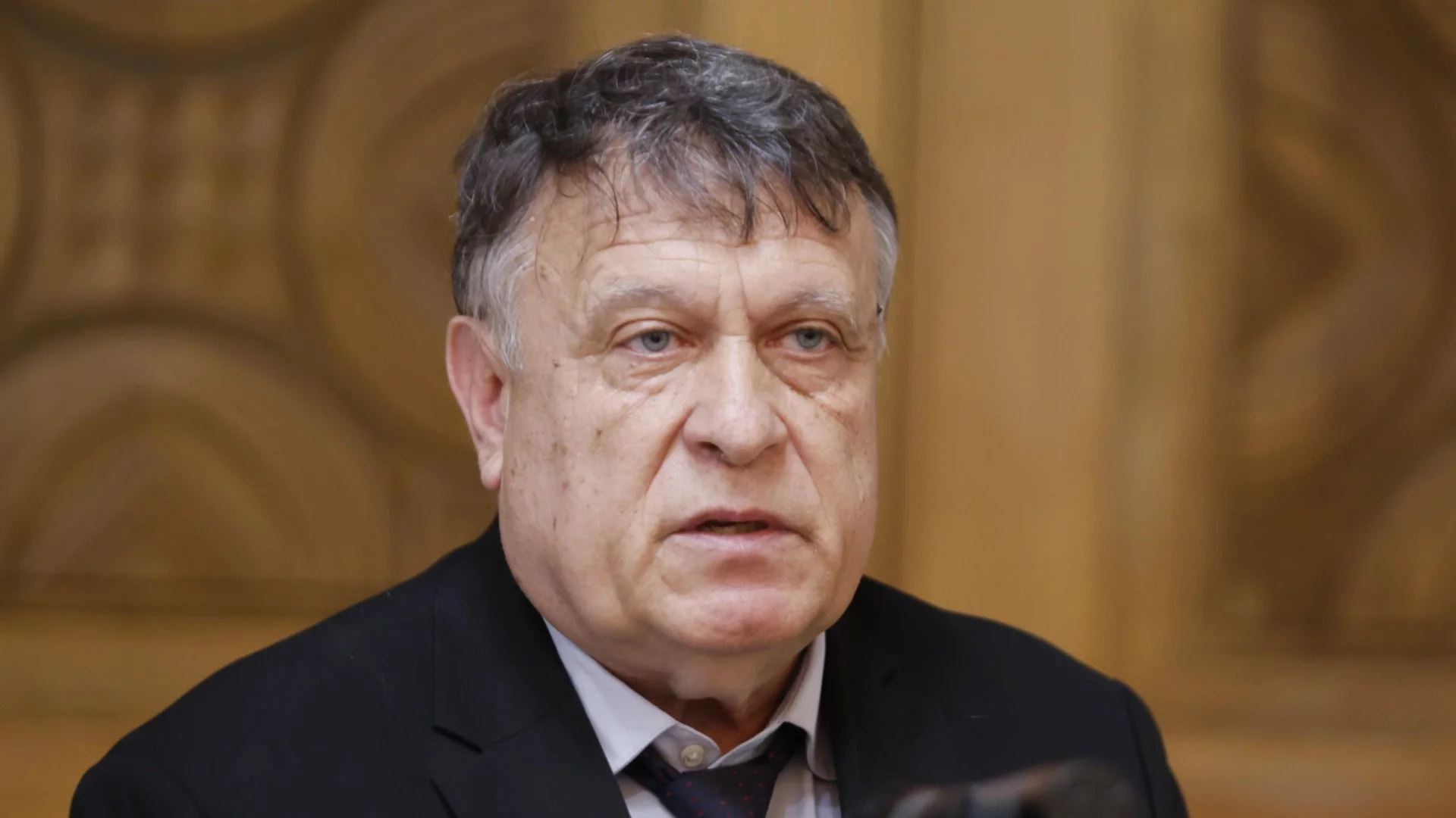 Контрол на социалните мрежи и семейството като съюзник: Властта с мерки срещу агресията в училище (ВИДЕО)