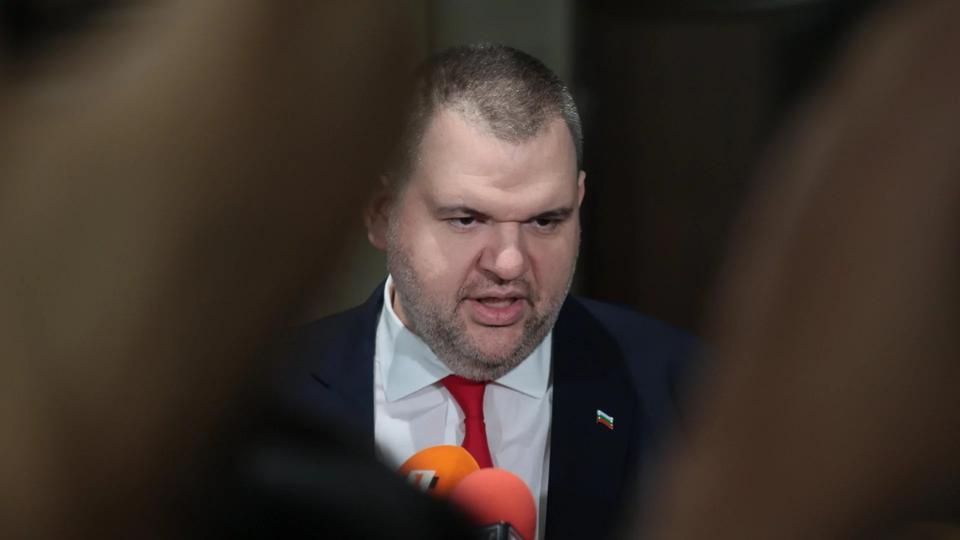 Шумът се засилва: "Прокурорски бой през пръстите" за ГДБОП заради полетите на Пеевски? 