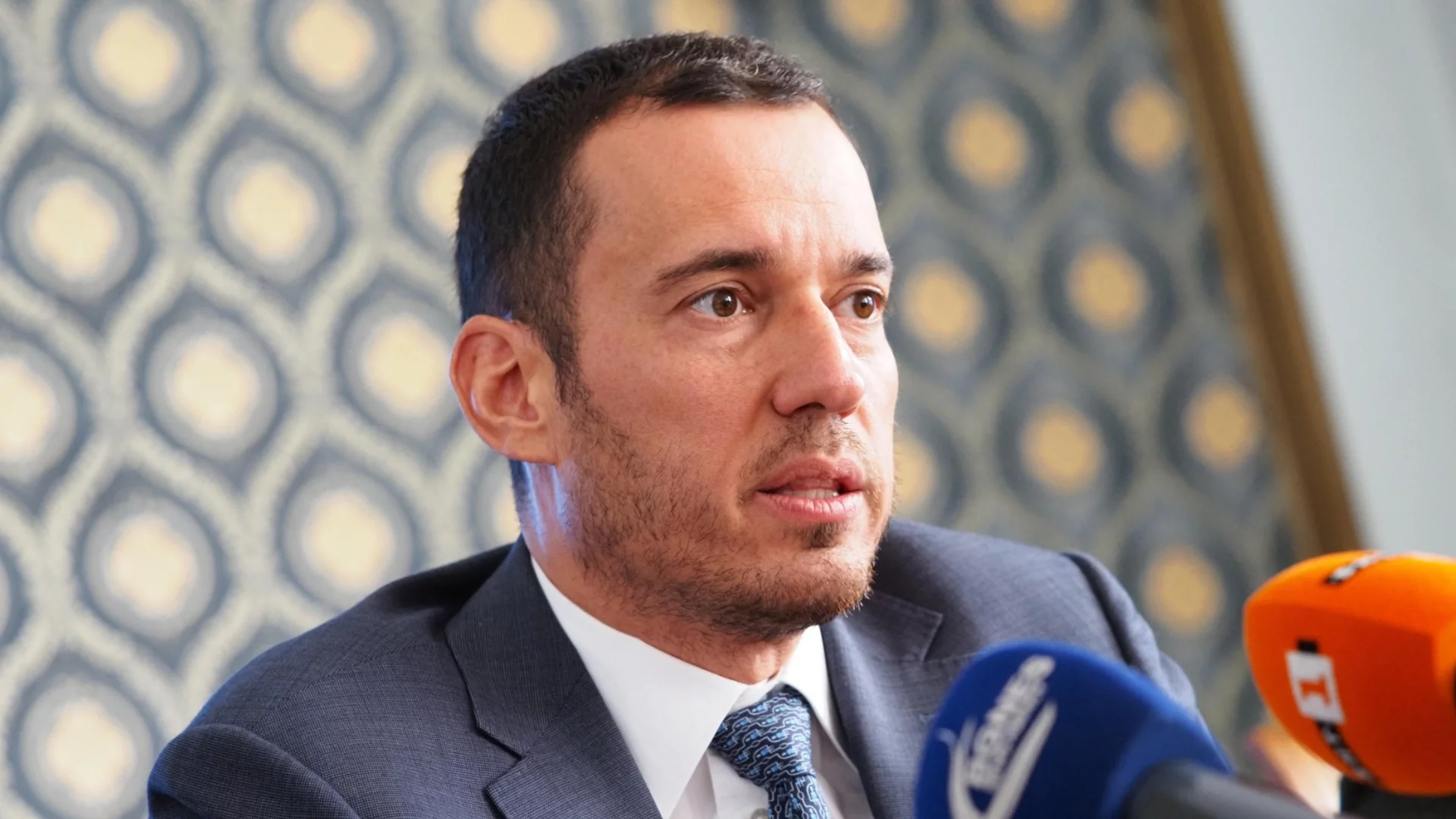 Терзиев скочи на правителството и попита: Какво става с детската болница, Околовръстния път и Витоша?