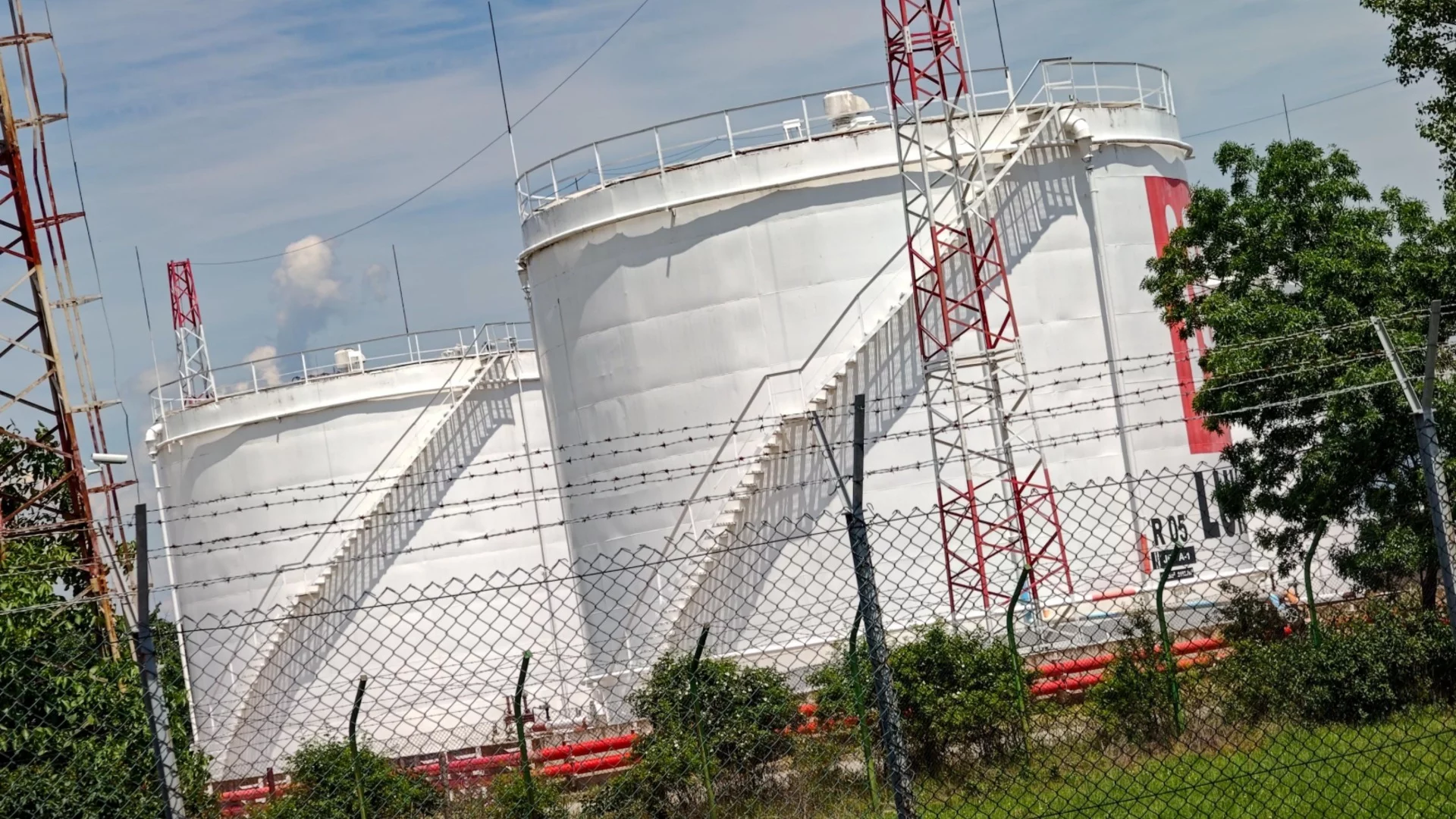 САЩ пак удължиха срока за продажба на "Лукойл", засягащ и рафинерията в Бургас