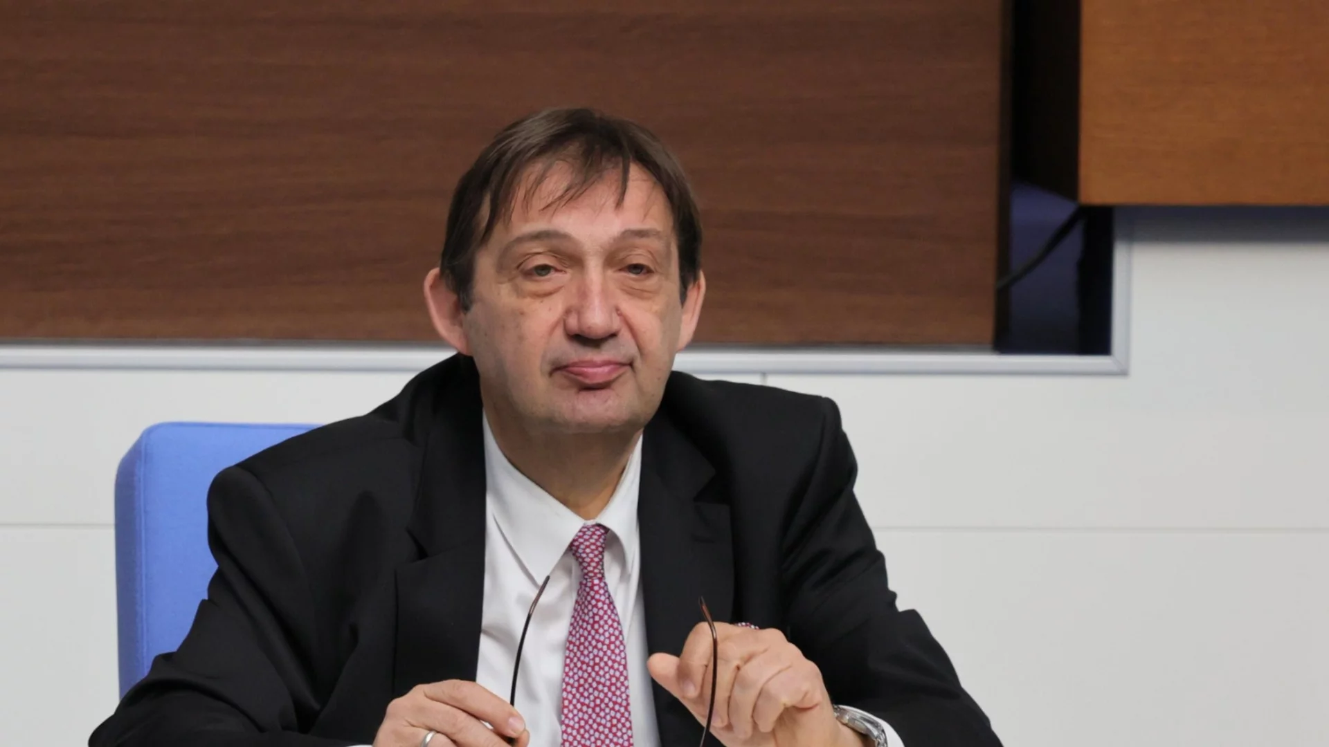 След честите водопроводни аварии: Шишков сменя шефа на ВиК - Варна