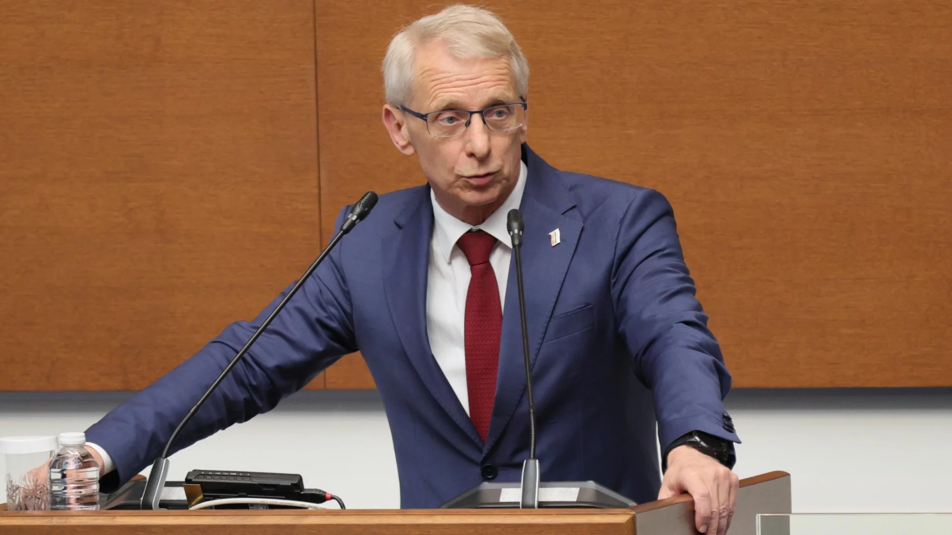 Денков: Властта тихомълком започна смяна на началниците на РУО, подготвя и "свои" директори на училища
