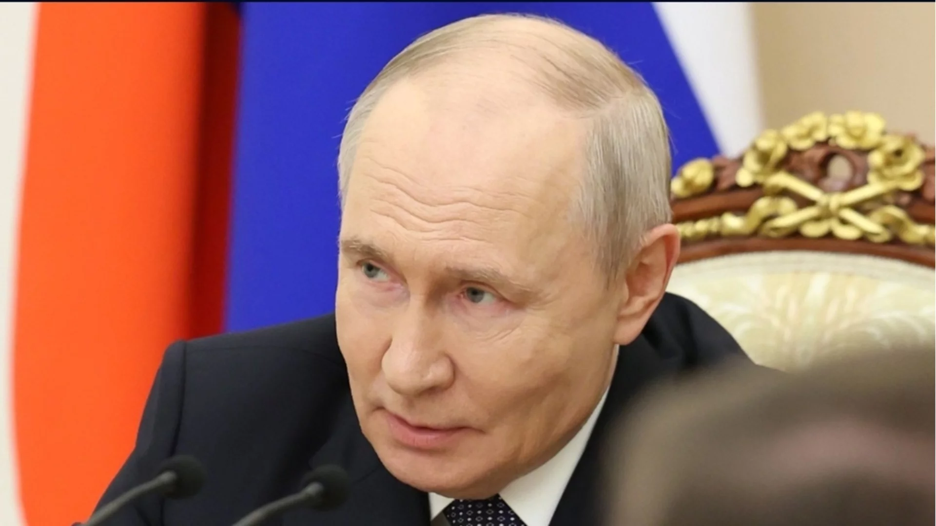 От страх да не загуби изборите: Путин утвърди "Единна Русия" като военна партия