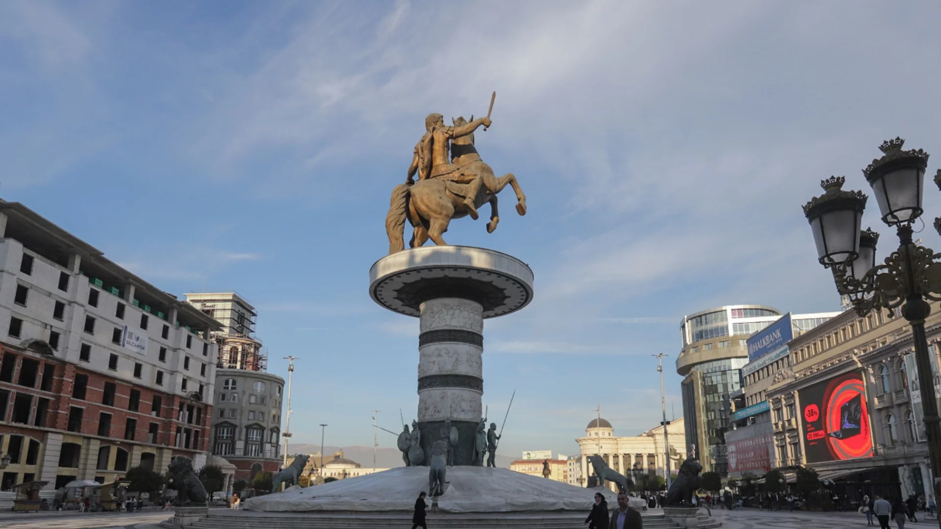 Патерица на Мицкоски скочи на Йотова в пълен разрез с Договора за добросъседство