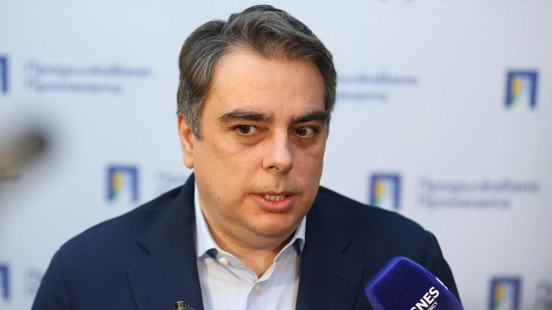 Асен Василев: Производителността на труда у нас е над средноевропейската, но заплатите остават по-ниски