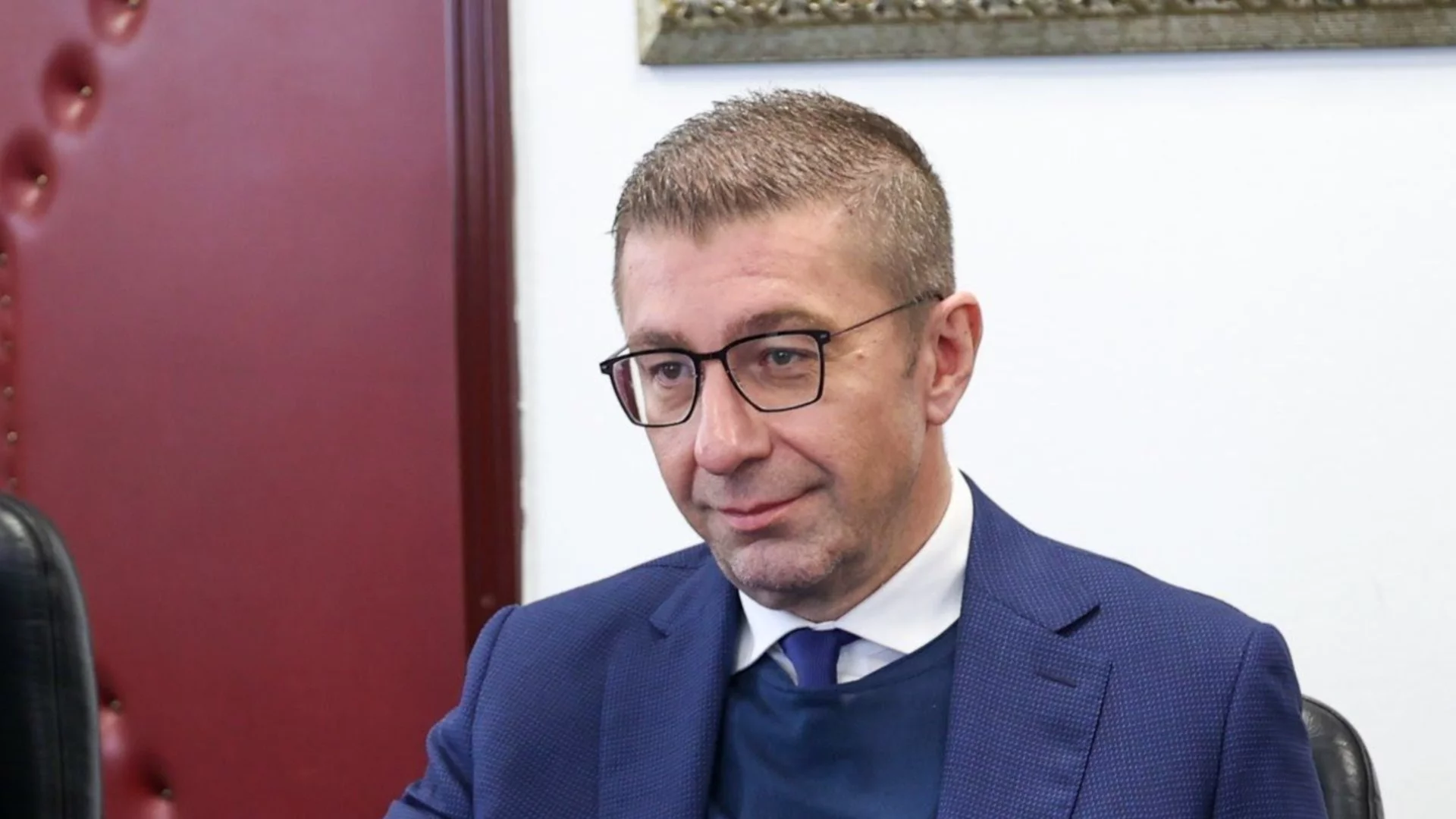 Мицкоски пред американска медия за България: В НАТО сме съюзници, а в ЕС същите ни налагат вето