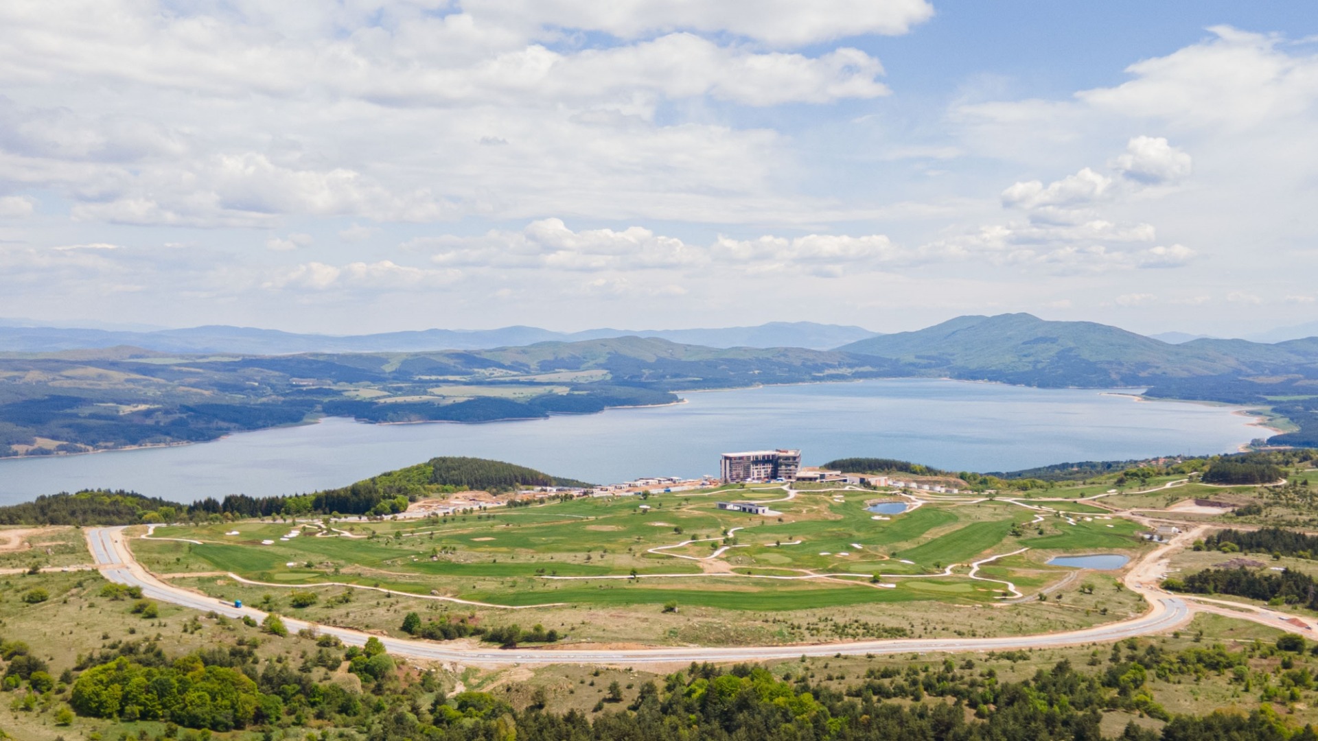 OKOL Lake Park: Новата целогодишна дестинация край София