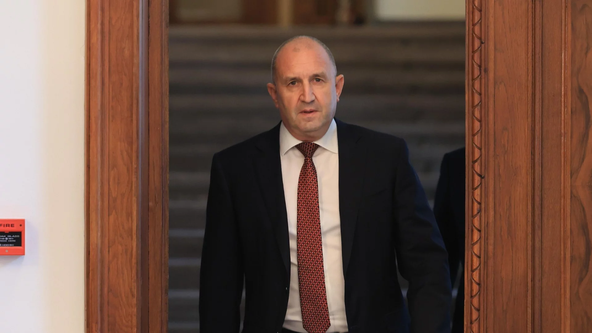 Радев разпореди проверка в МВР и НСО след ареста на журналистка при визитата му в Струмяни (ВИДЕО)
