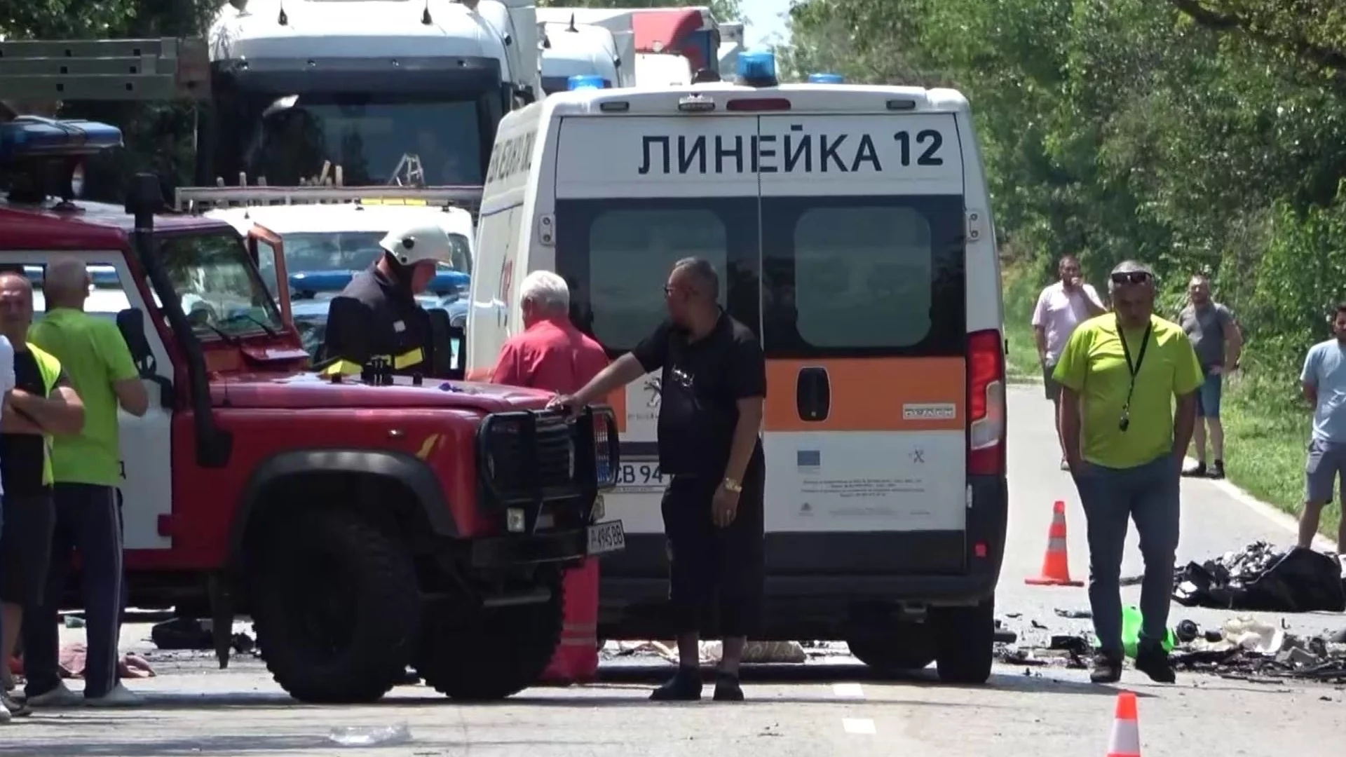 Тежък челен сблъсък край Асеновград, има загинал и ранени