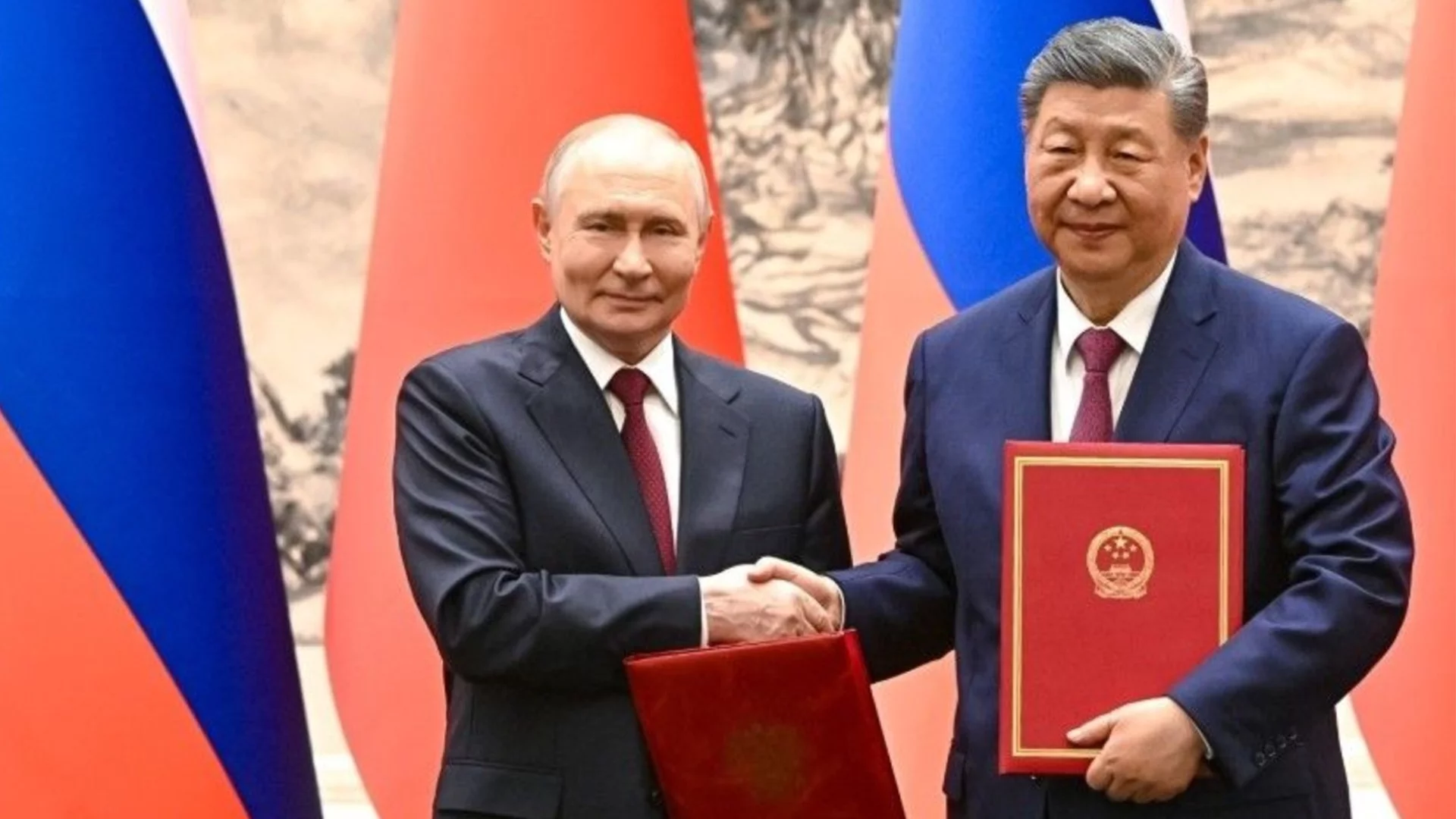 Путин и Си се срещнаха в Бишкек, за да засегнат кратко "украинската криза" (ВИДЕО)