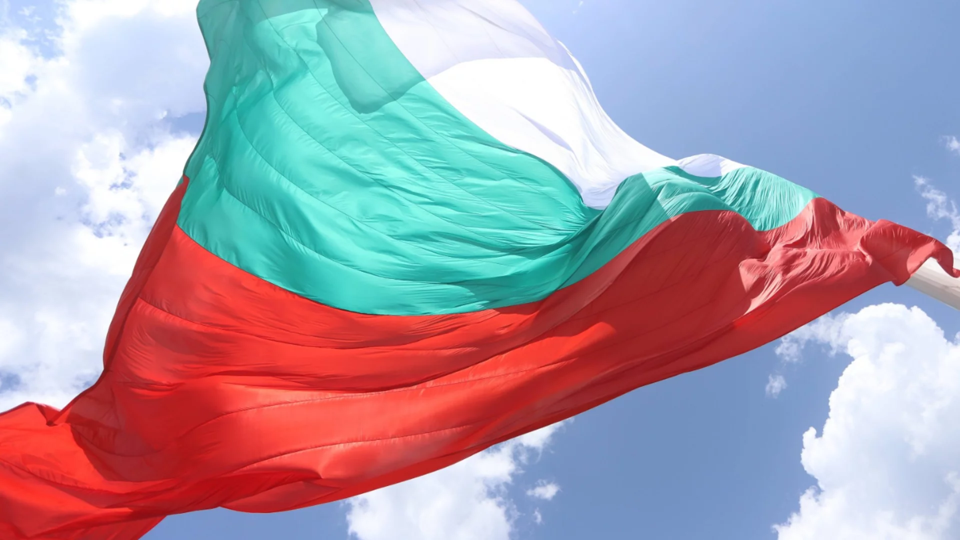 7 септември: България си връща Южна Добруджа. Избухва Охридското въстание
