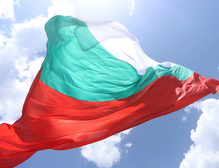 7 септември: България си връща Южна Добруджа. Избухва Охридското въстание