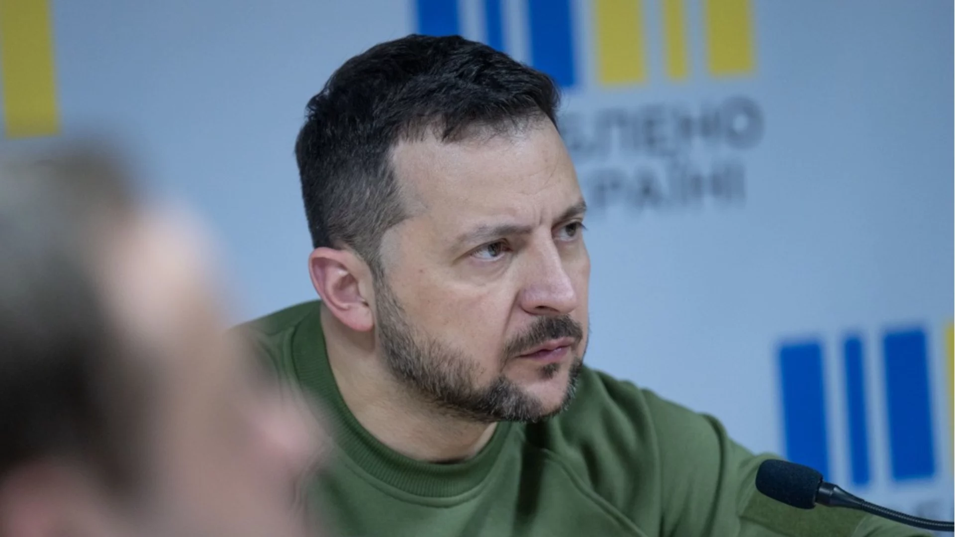 "Позорна ситуация": Зеленски реагира остро на стрелба между военни и служители на службите в Киев (ВИДЕО)