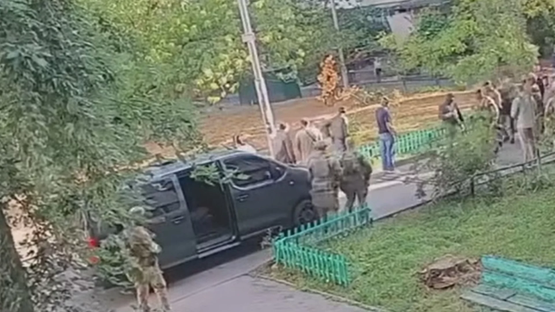 Отвличане и престрелка  между спецслужбите в Киев: Всичко е запечатано на ВИДЕО