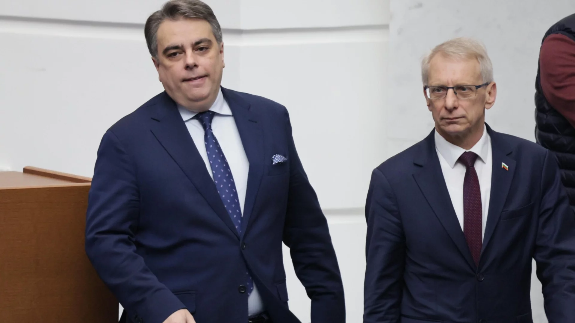 "Радев отказа да даде малко въздух на малкия бизнес": ПП за решението прагът за регистрация по ДДС да не се вдига