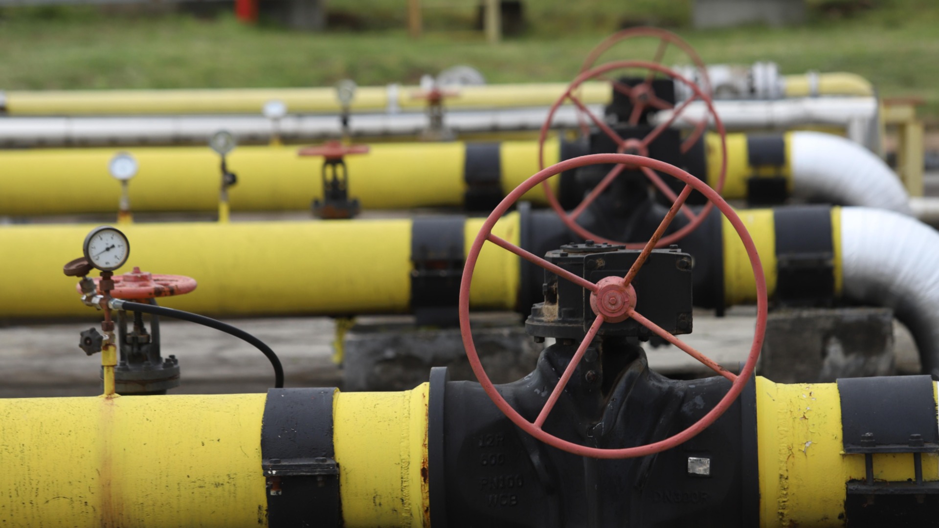 Задава се нова газова криза: Хранилищата в Европа са празни, цената ще е висока