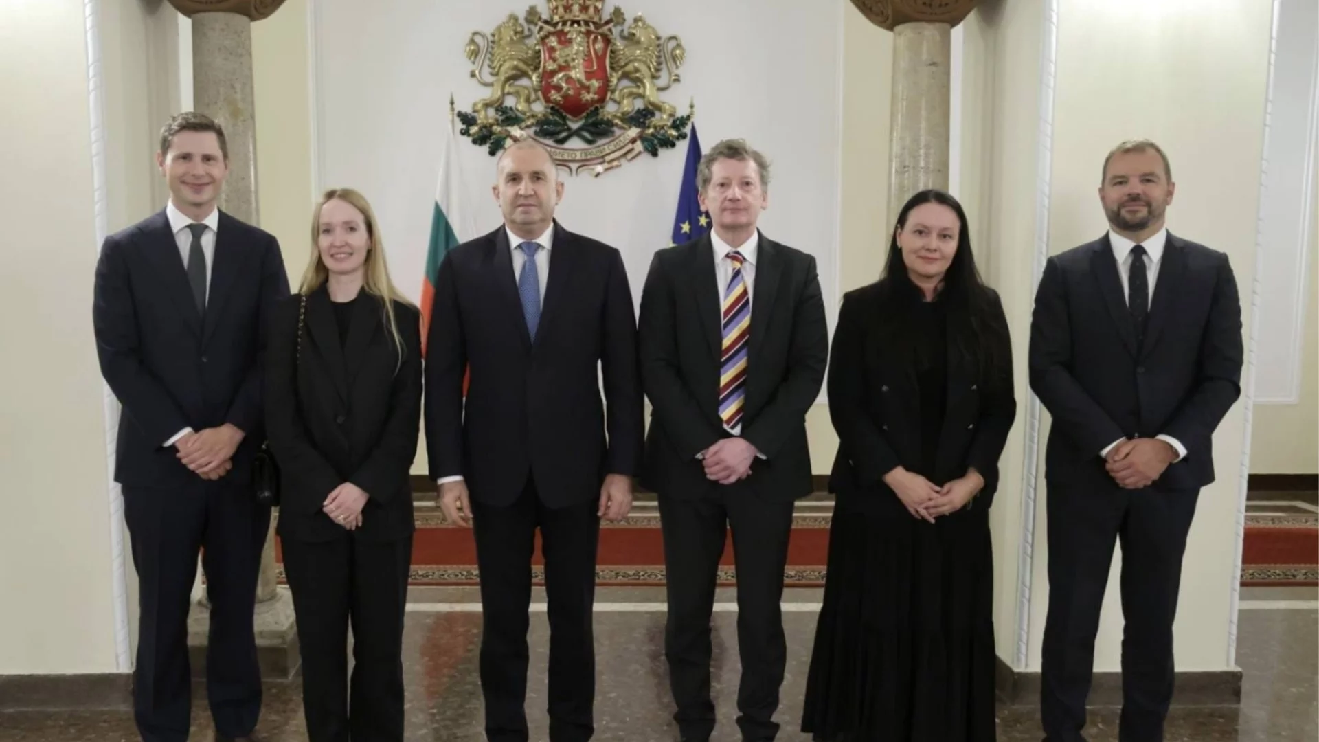 Радев проведе среща за постигнатия от България напредък за излизане от сивия списък за пране на пари