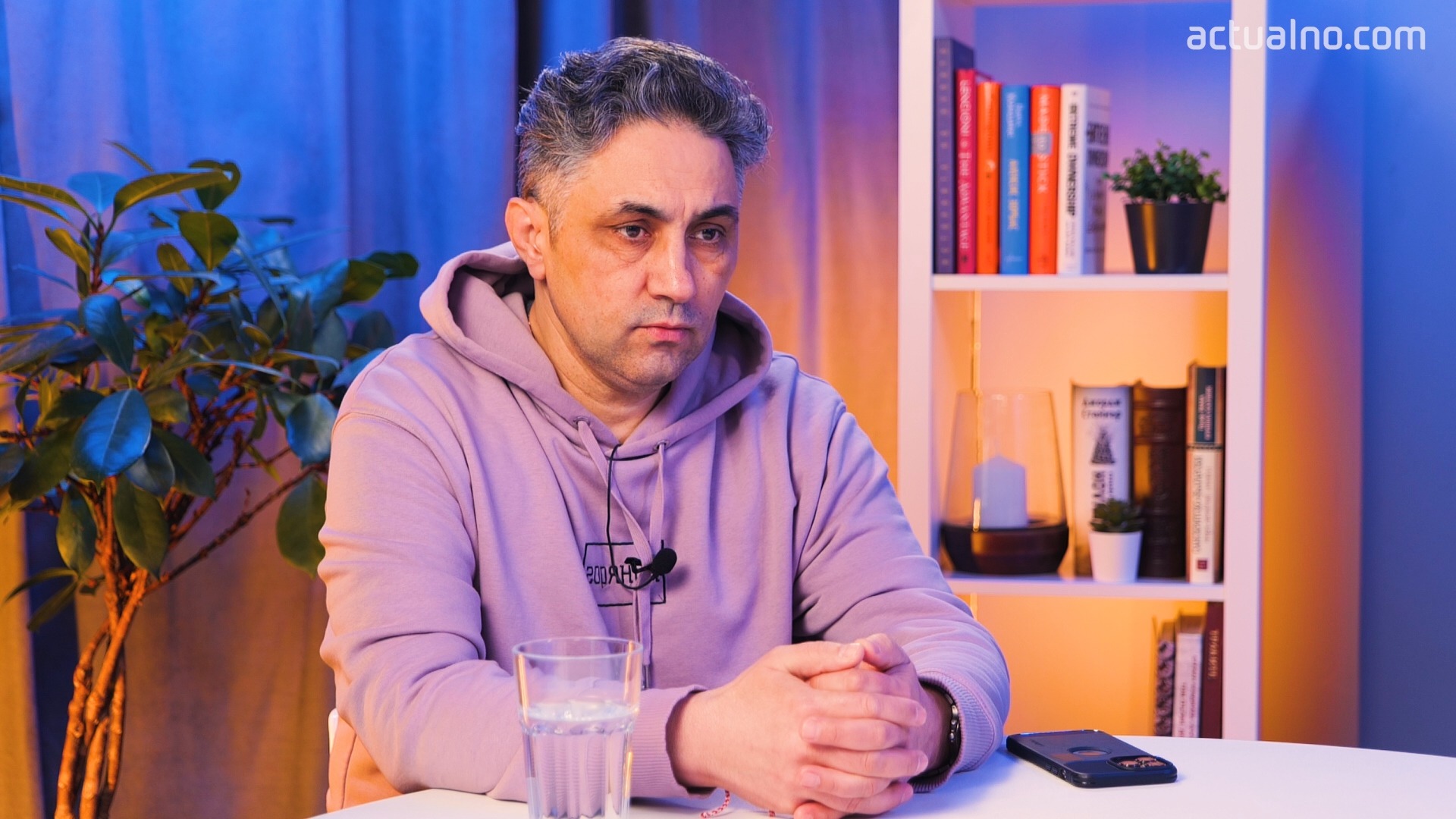 Асен Генов: Радев и Фицо пишат сценарий за европейско отстъпление