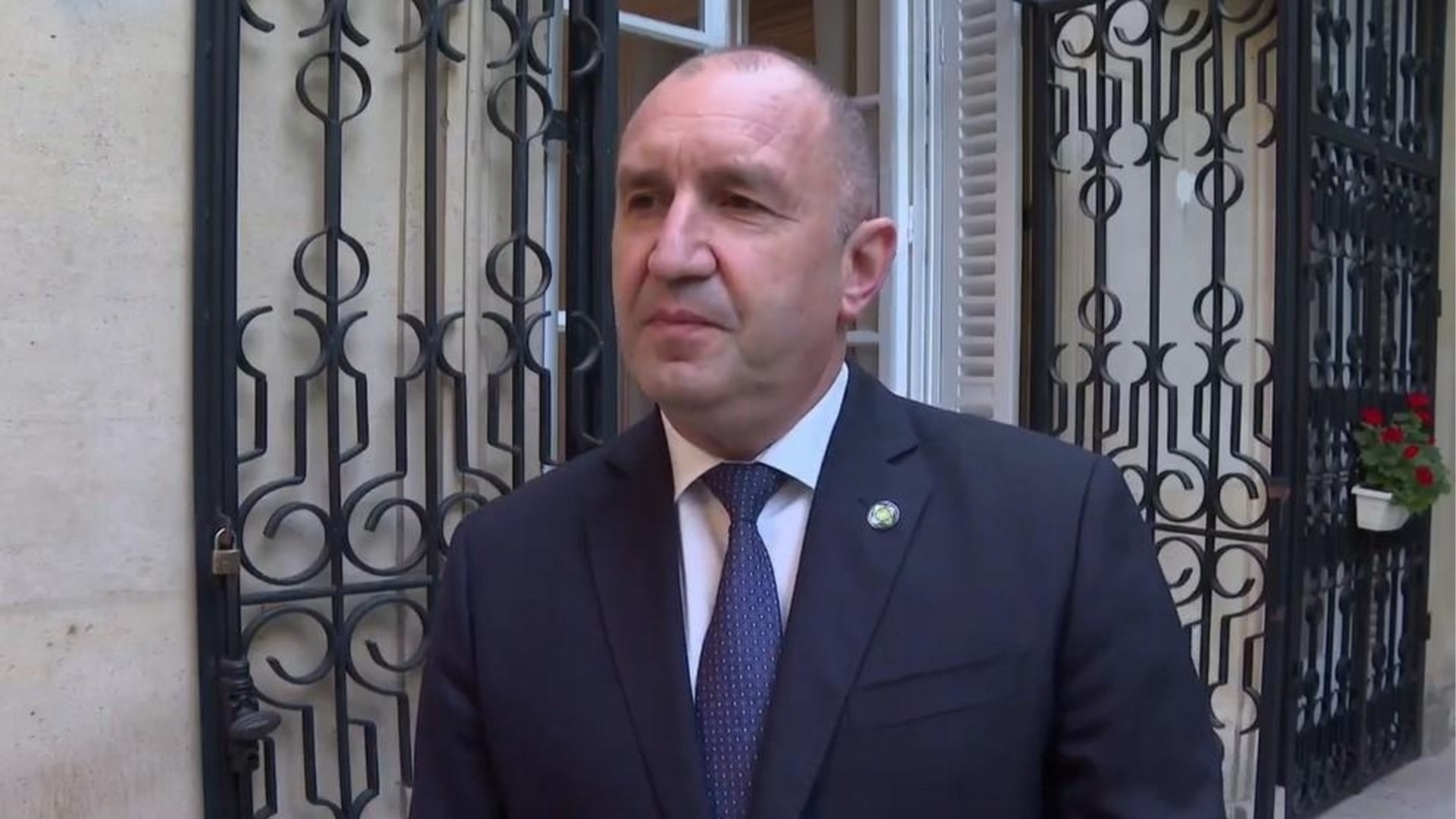 "Президентството трябва да бъде в сигурни ръце": Радев пожера успех на Йотова и Вълчев