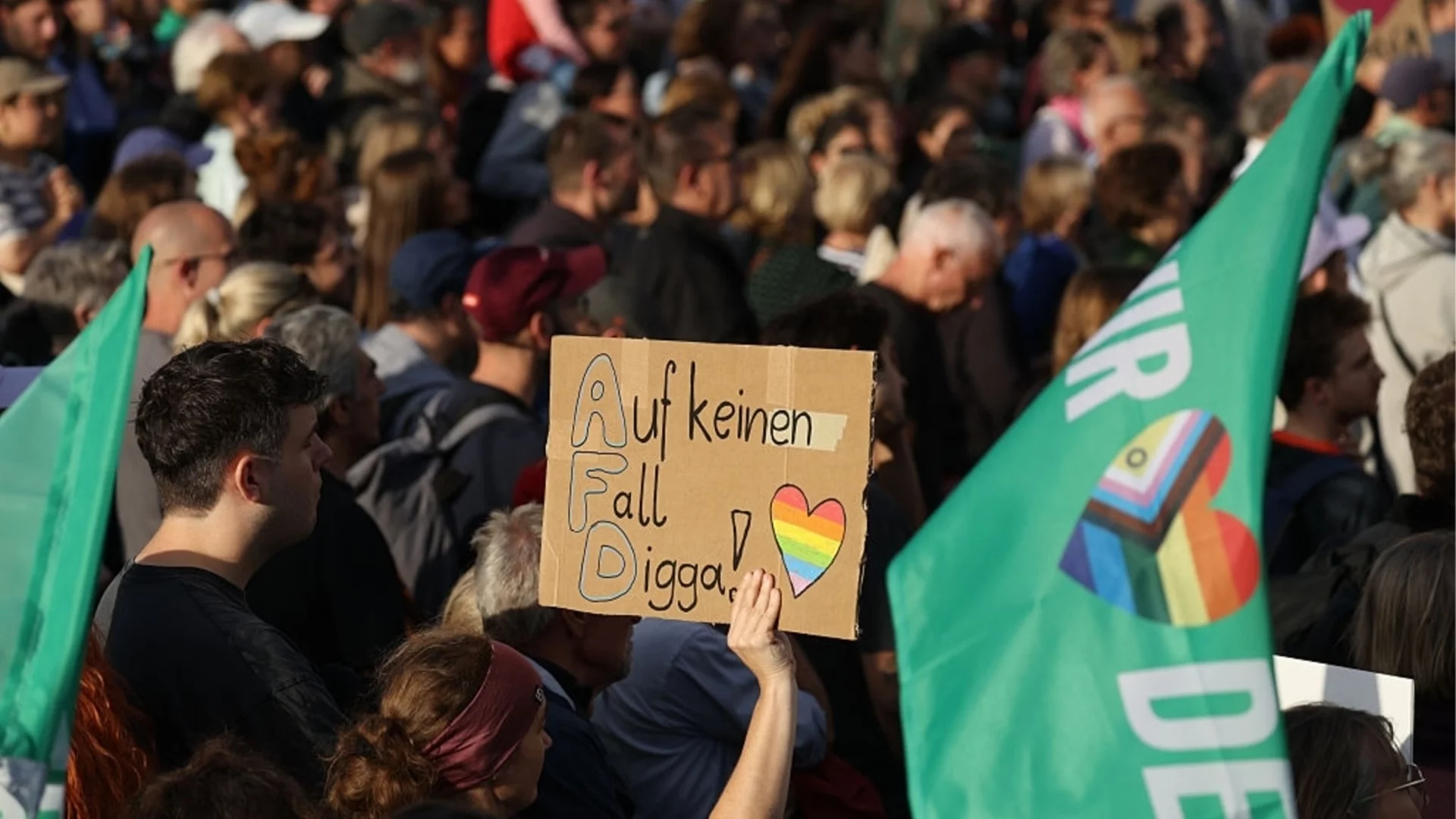 "Спрете нацистите!": Масови протести в Германия срещу победата на крайнодесните (СНИМКИ и ВИДЕО)