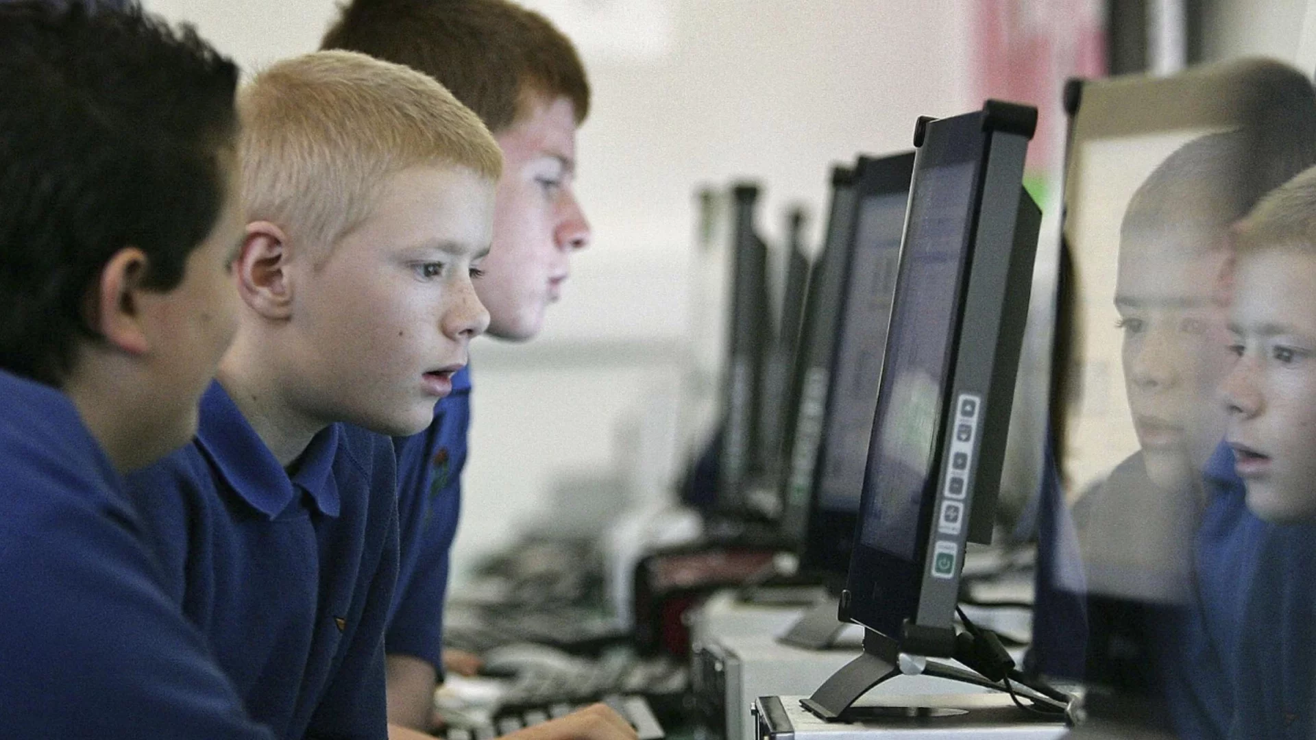 Заражда се в сърцата на младите хора онлайн: ЕС предупреждава за нова терористична заплаха