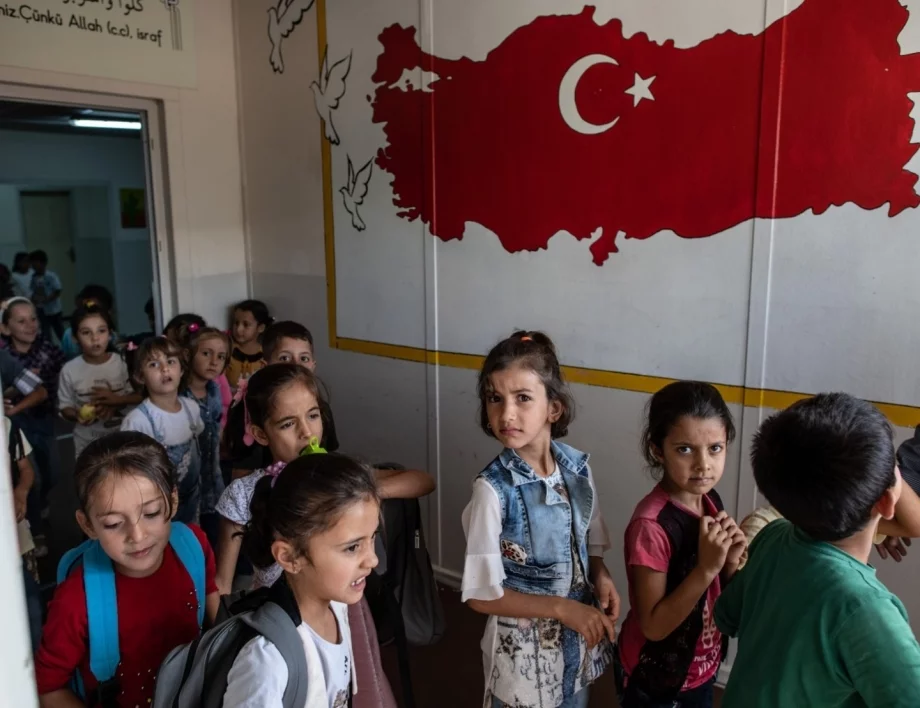 Как се случи турското чудо на PISA: Докато България е на дъното, Турция е с най-добрите си резултати