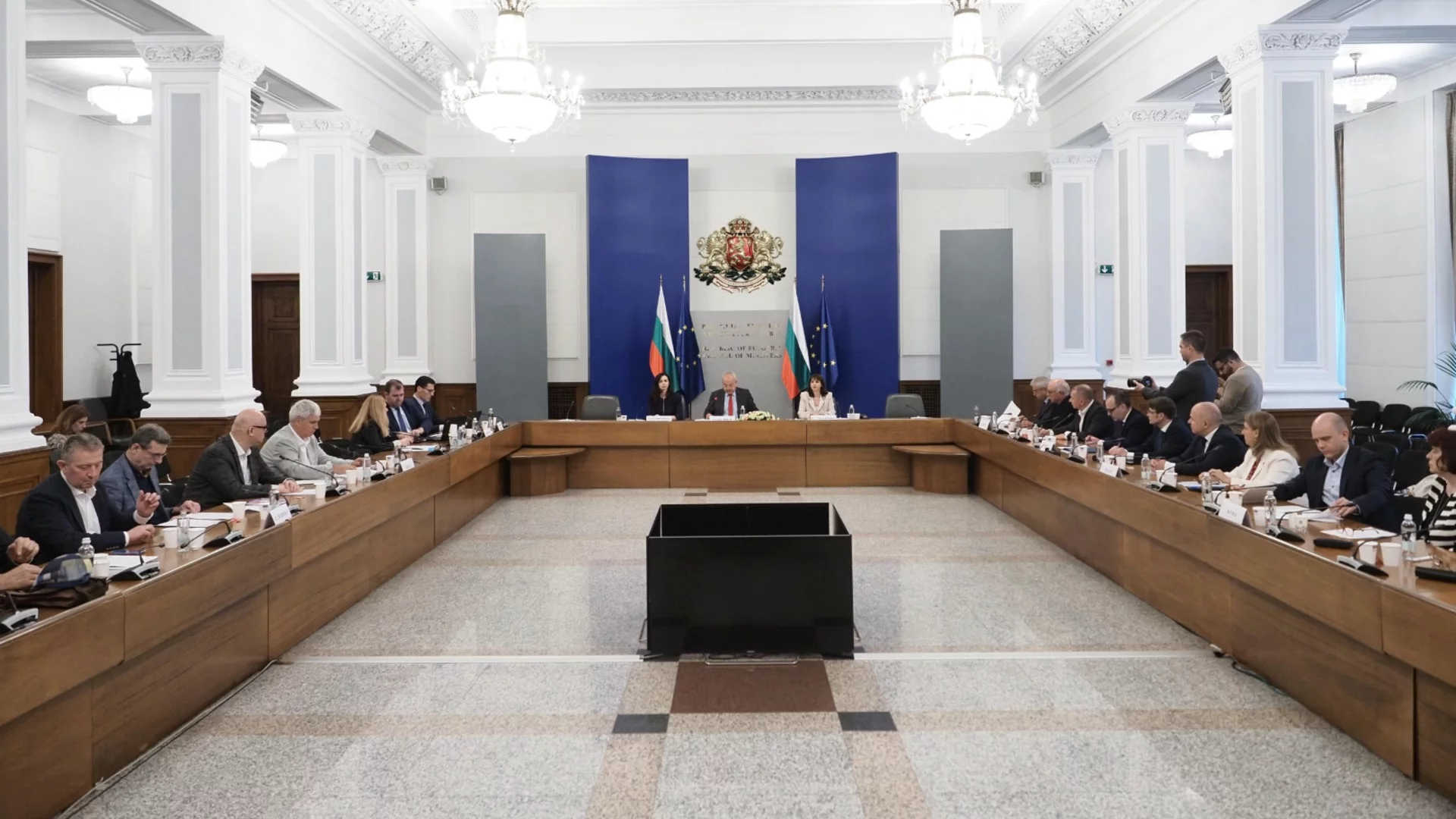 Тристранката обсъжда новата линия на бедност за 2027 г.