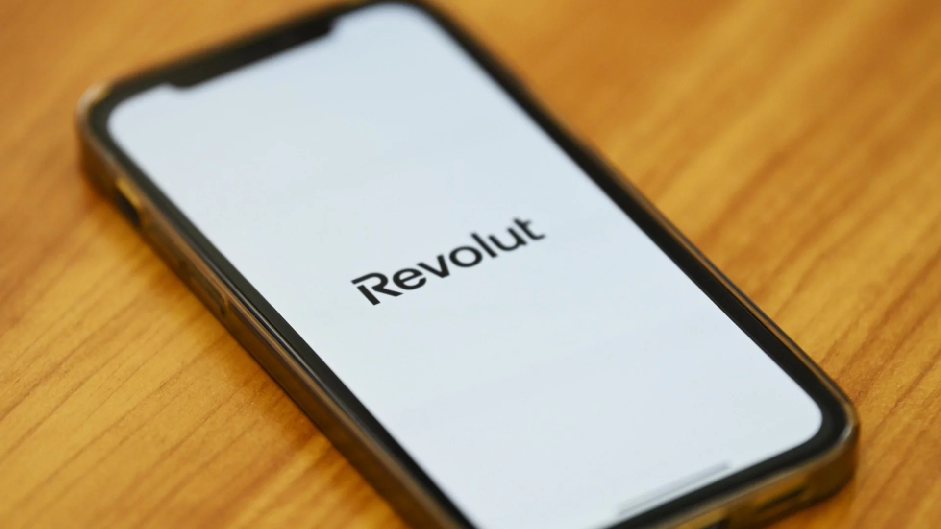 Изтекоха и данни на известни личности: Хакерите, атакували Revolut, поискали откуп и заплашили с още