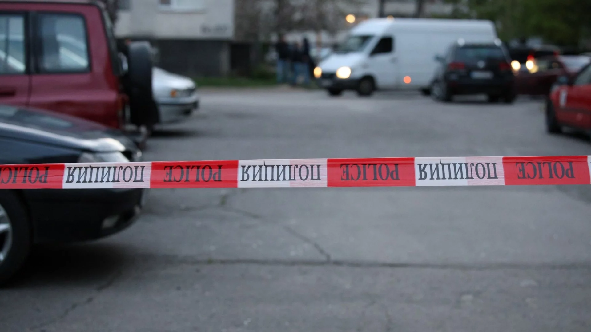 Брадва от терасата и постоянен страх: Жители на "Люлин" пропищяха от център за настаняване