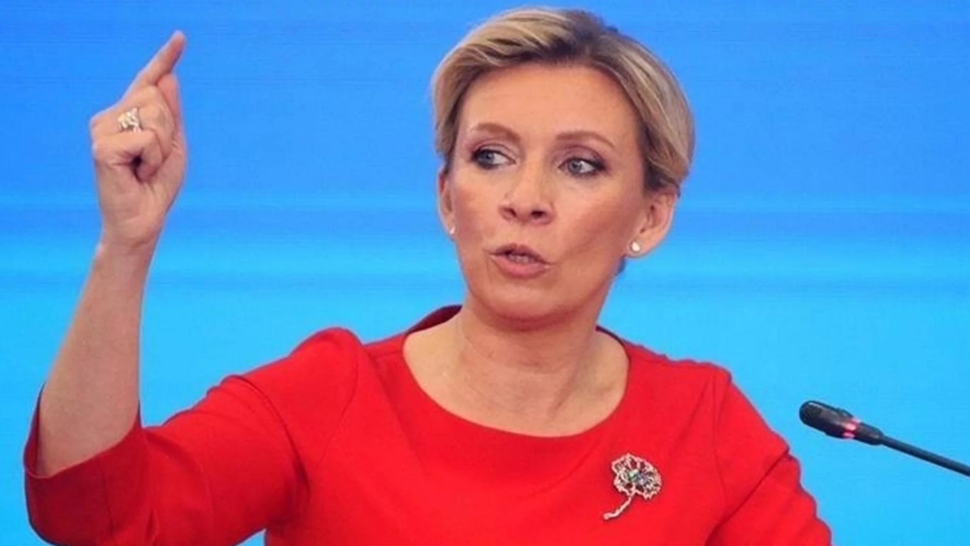 След инцидента с влака на Борис Джонсън: Захарова предупреди западните политици да "си опичат акъла"